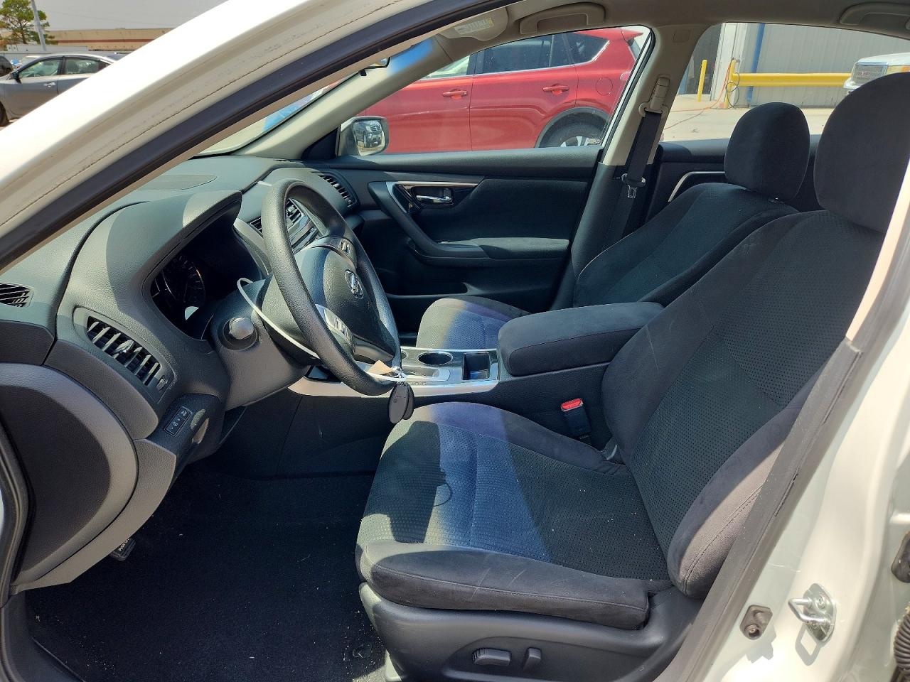 2014 Nissan Altima 2.5 S White vin: 1N4AL3AP0EN363648
