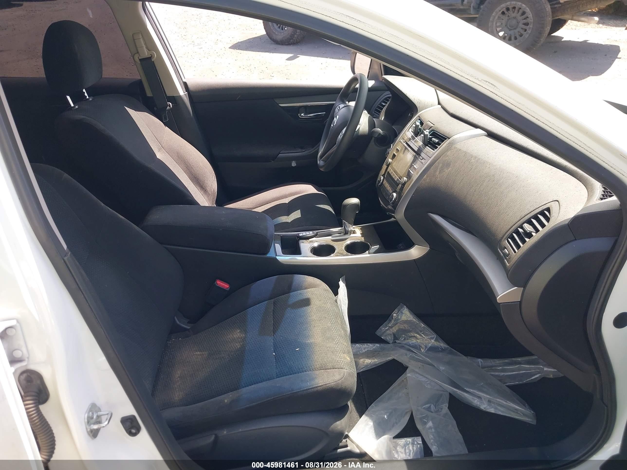 2014 Nissan Altima 2.5 S White vin: 1N4AL3AP0EN369952