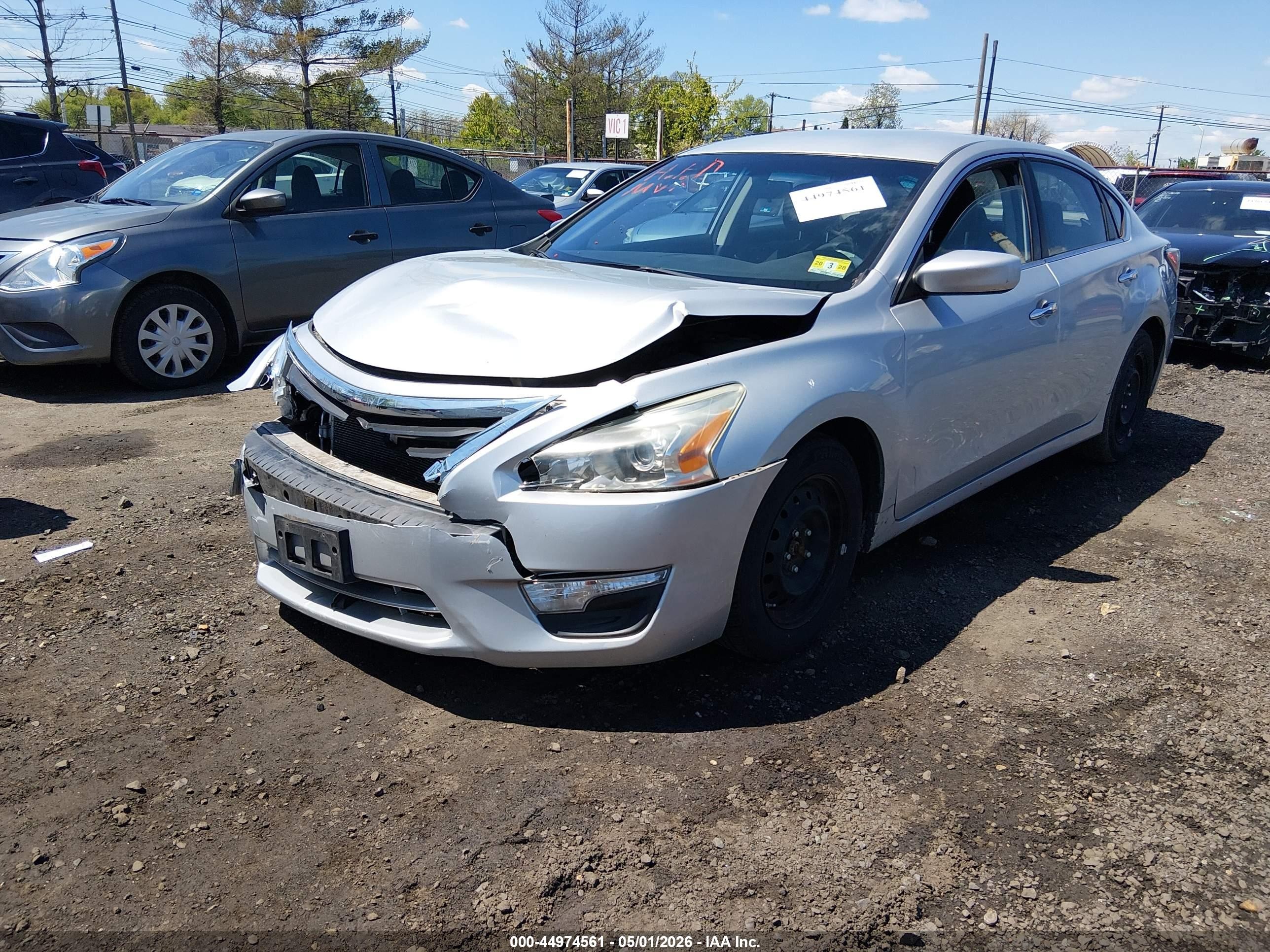 2014 Nissan Altima 2.5 S Серебряный vin: 1N4AL3AP0EN371345