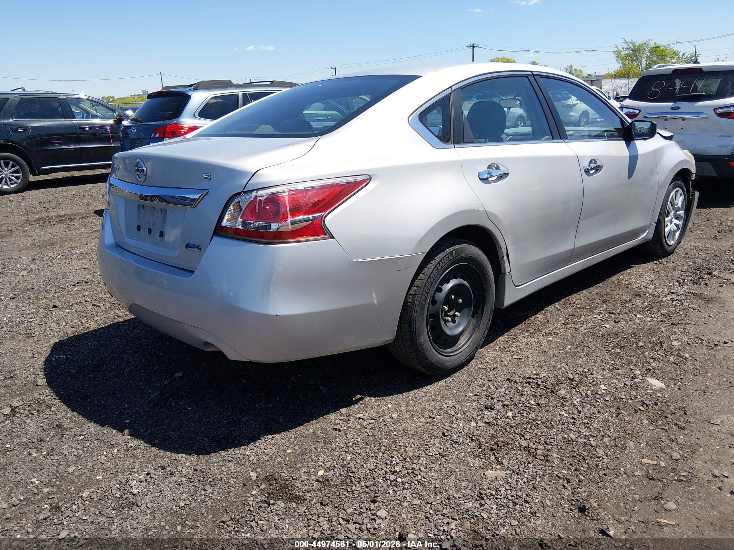2014 Nissan Altima 2.5 S Серебряный vin: 1N4AL3AP0EN371345