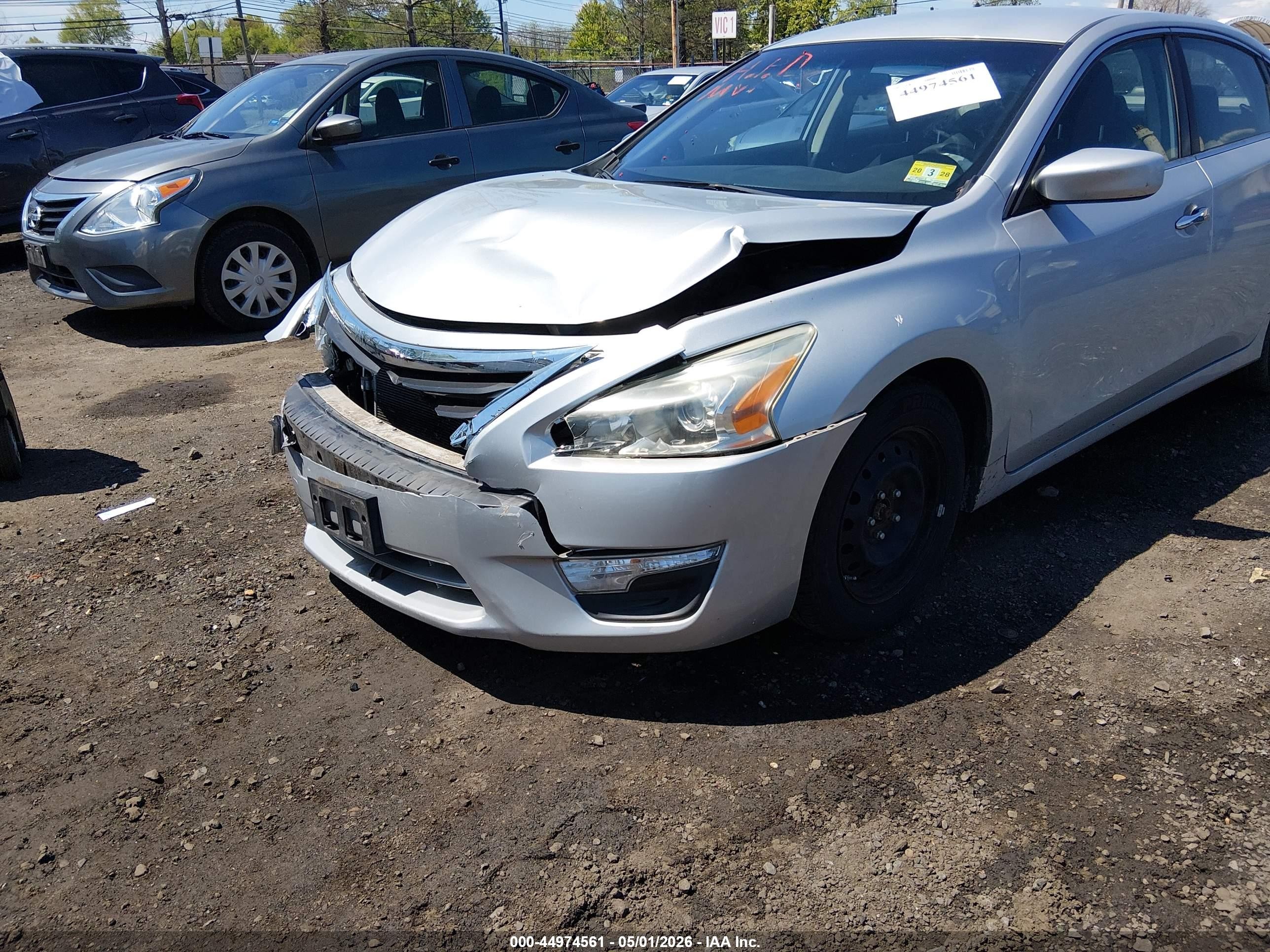 2014 Nissan Altima 2.5 S Серебряный vin: 1N4AL3AP0EN371345