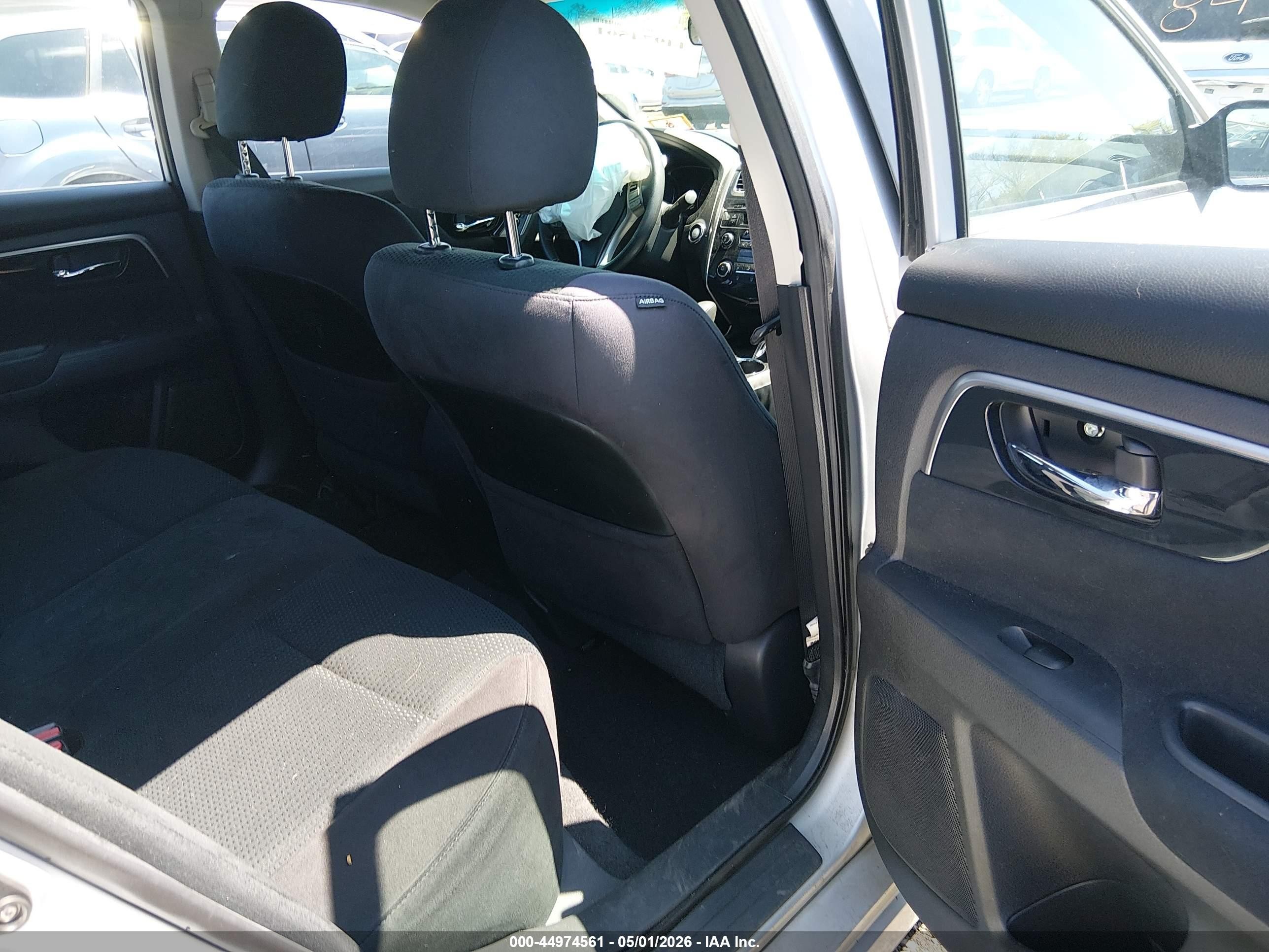 2014 Nissan Altima 2.5 S Серебряный vin: 1N4AL3AP0EN371345