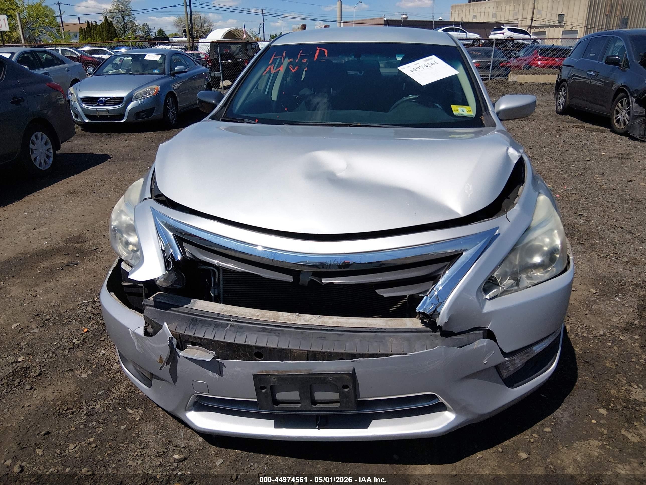 2014 Nissan Altima 2.5 S Серебряный vin: 1N4AL3AP0EN371345