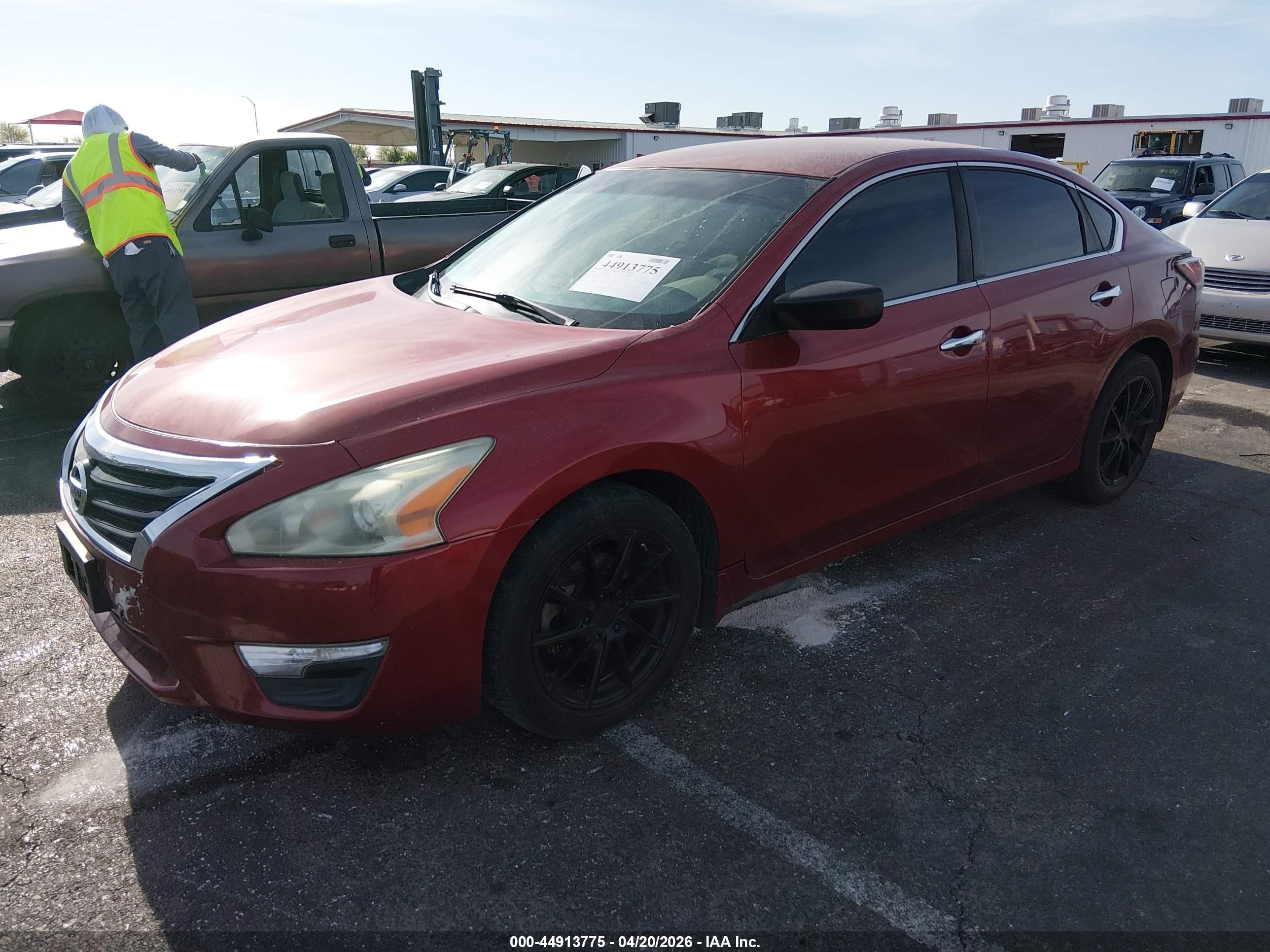 2014 Nissan Altima 2.5 S Red vin: 1N4AL3AP0EN381440