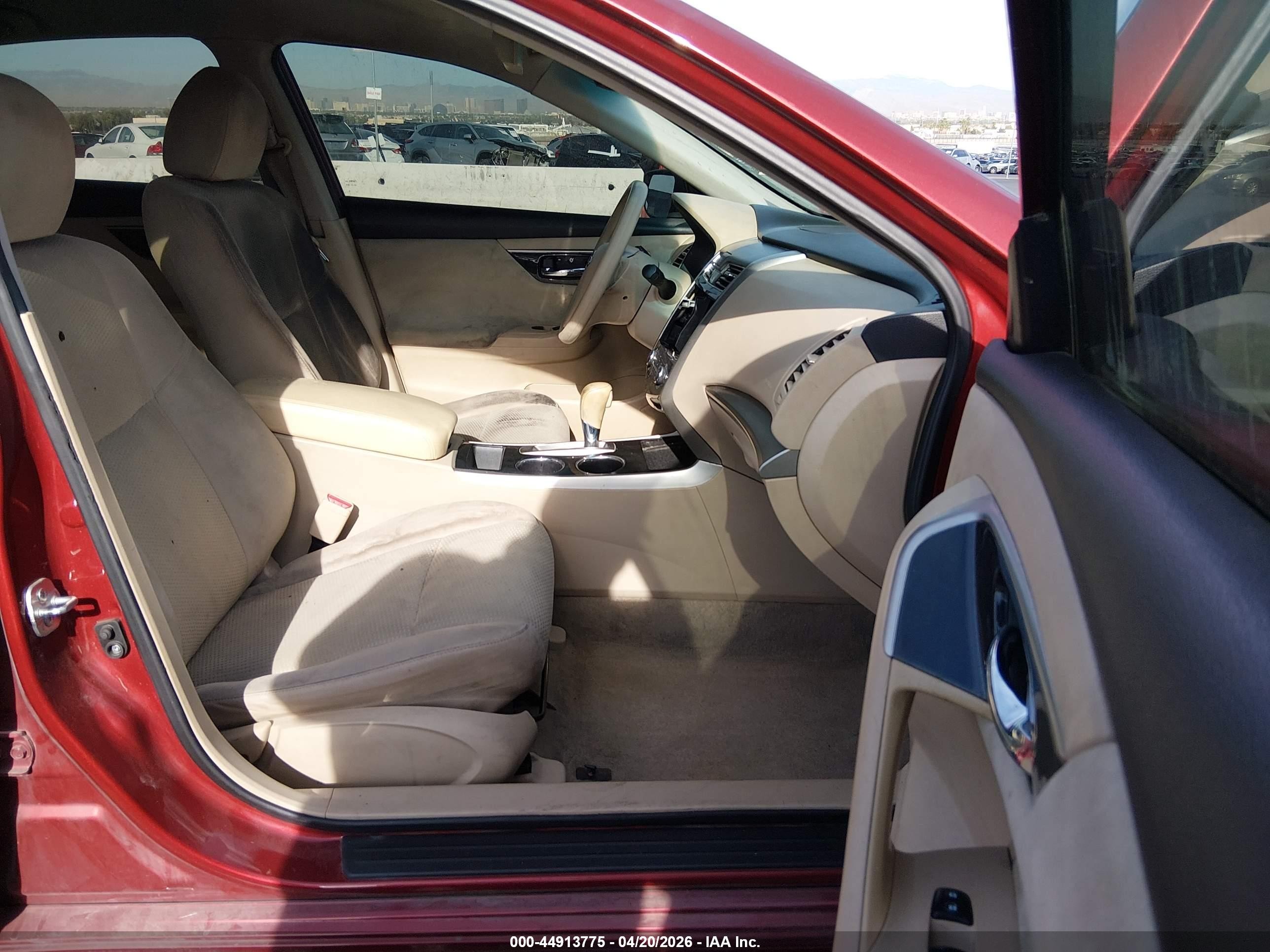 2014 Nissan Altima 2.5 S Red vin: 1N4AL3AP0EN381440