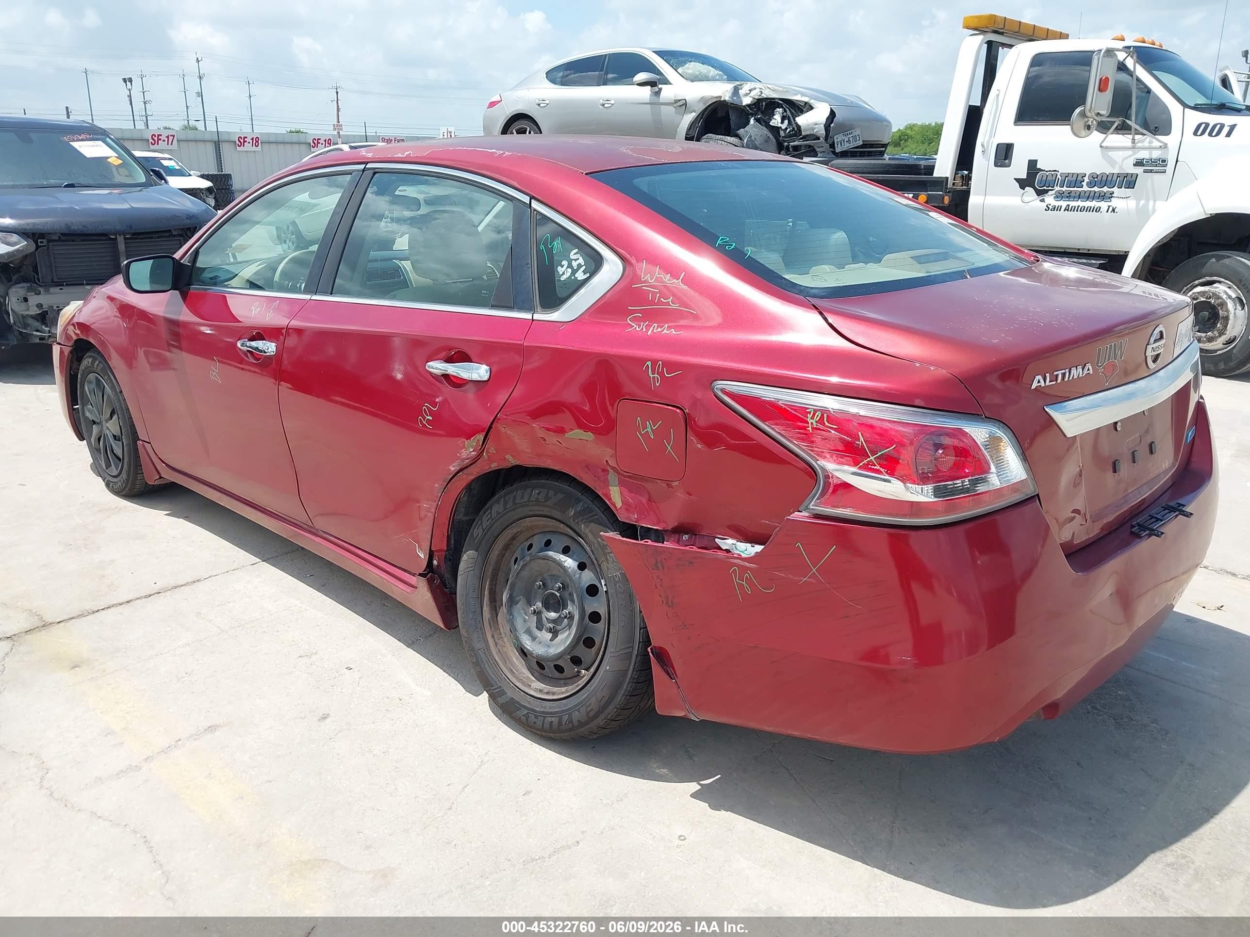 2014 Nissan Altima 2.5 S Red vin: 1N4AL3AP0EN385780