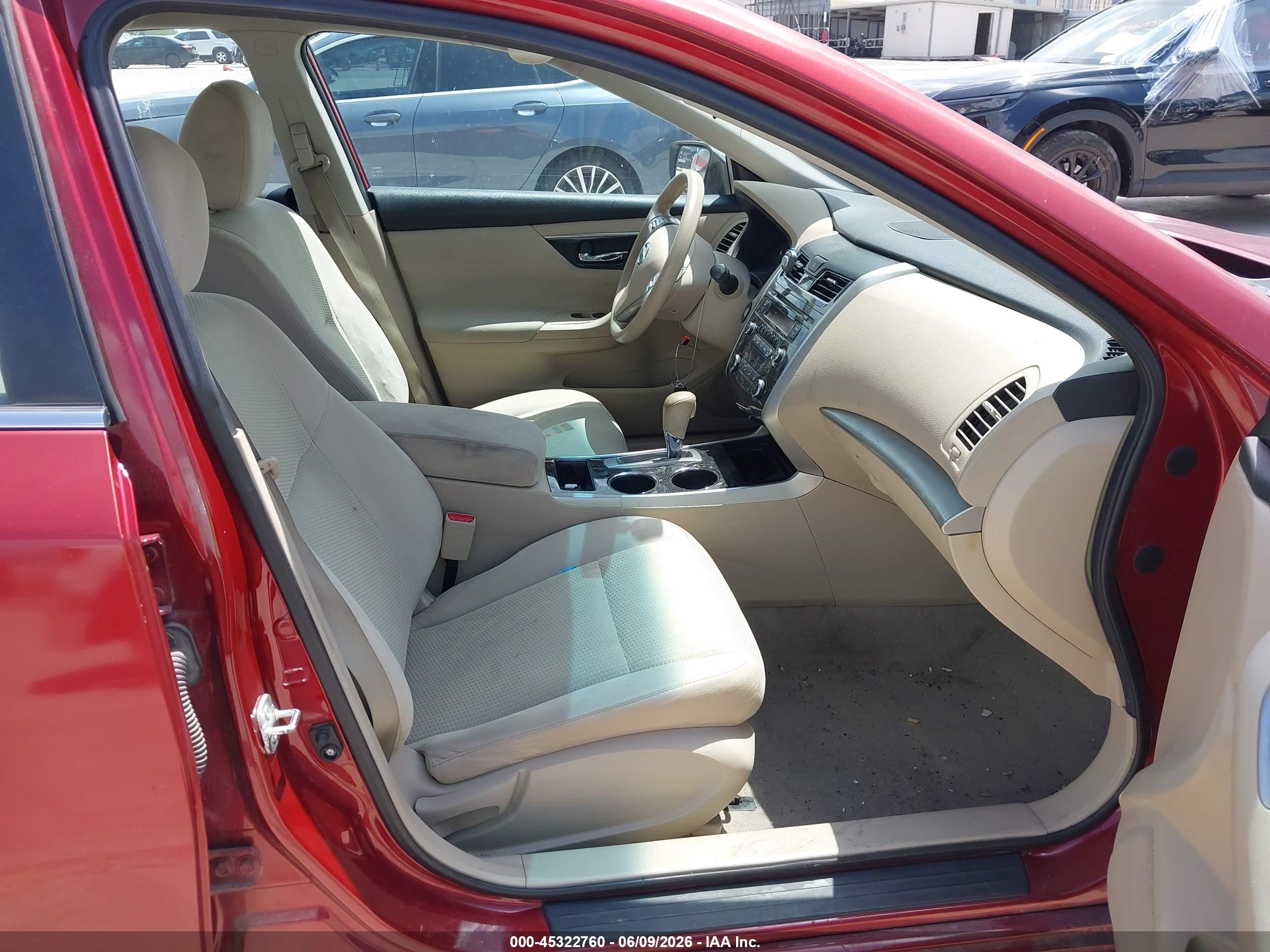 2014 Nissan Altima 2.5 S Red vin: 1N4AL3AP0EN385780