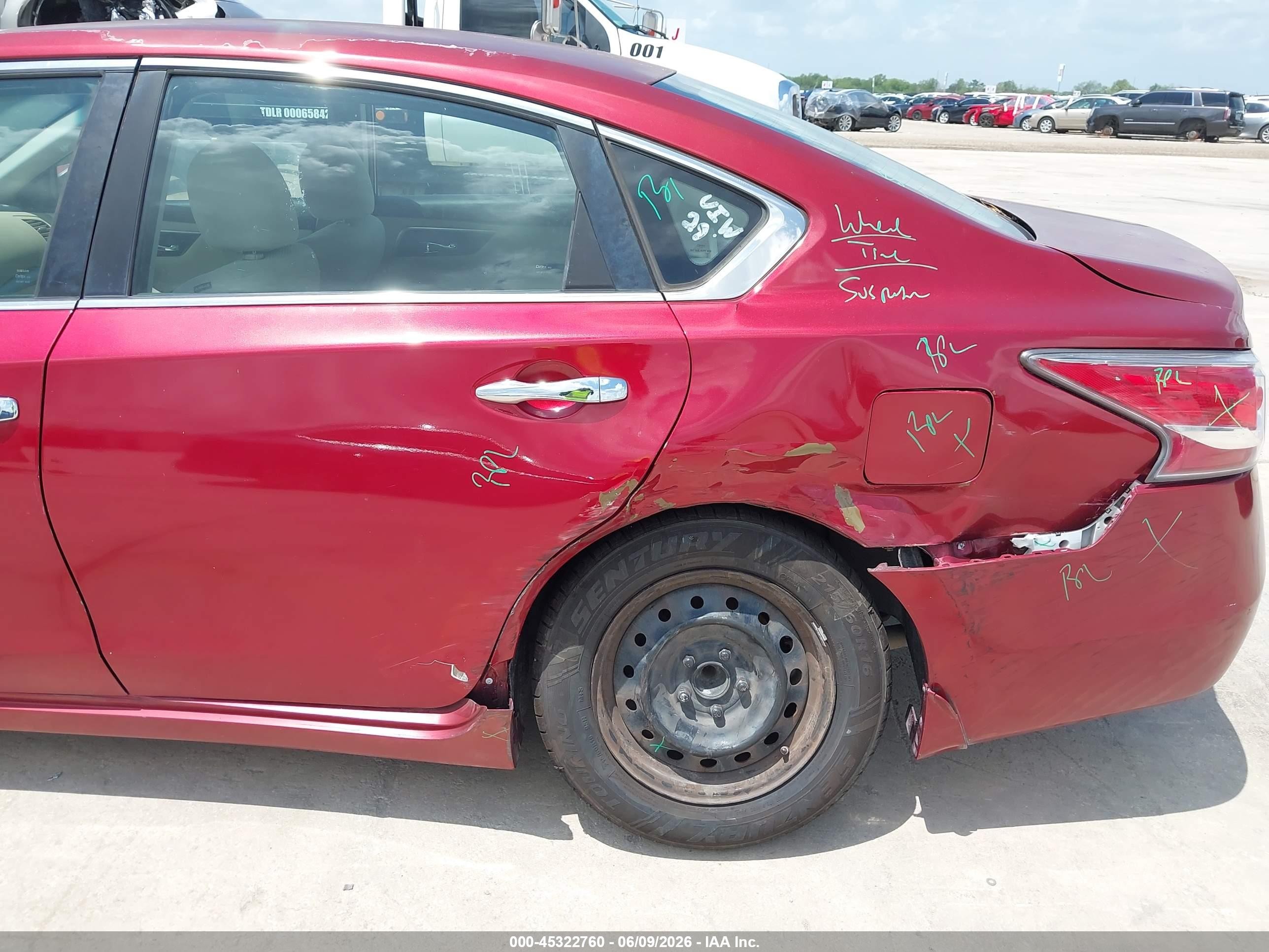 2014 Nissan Altima 2.5 S Red vin: 1N4AL3AP0EN385780
