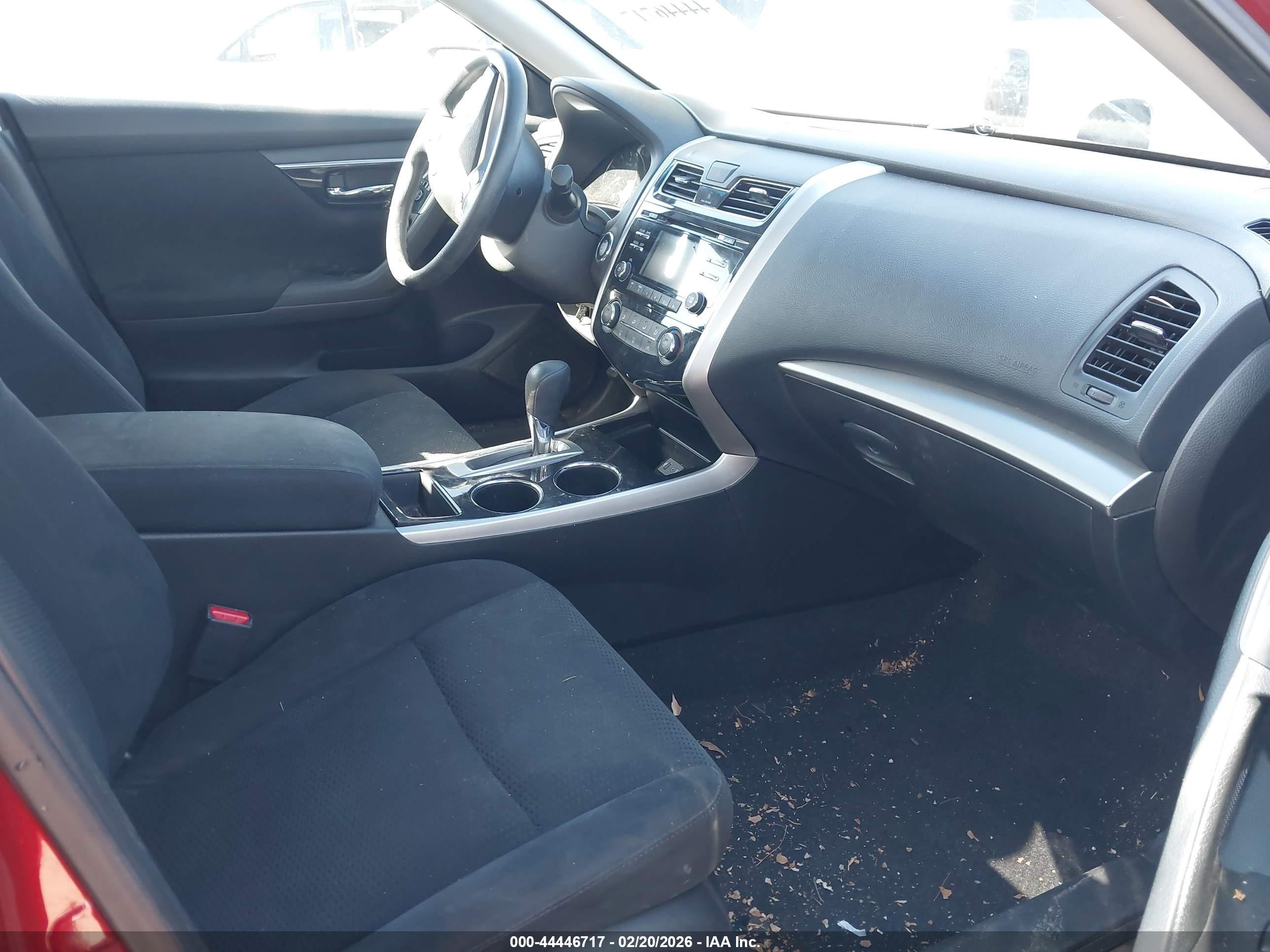 2014 Nissan Altima 2.5 S Red vin: 1N4AL3AP0EN388064