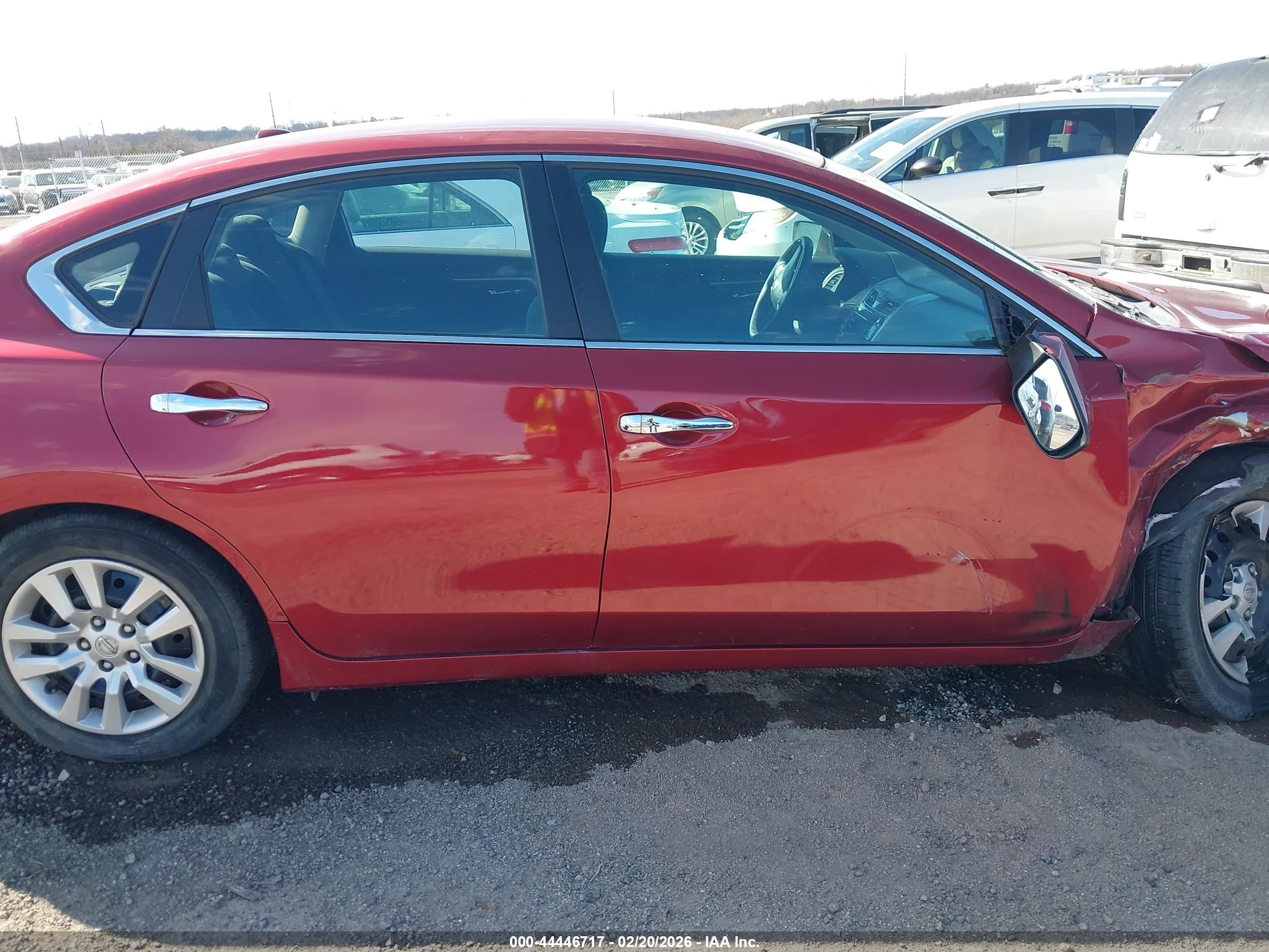 2014 Nissan Altima 2.5 S Red vin: 1N4AL3AP0EN388064