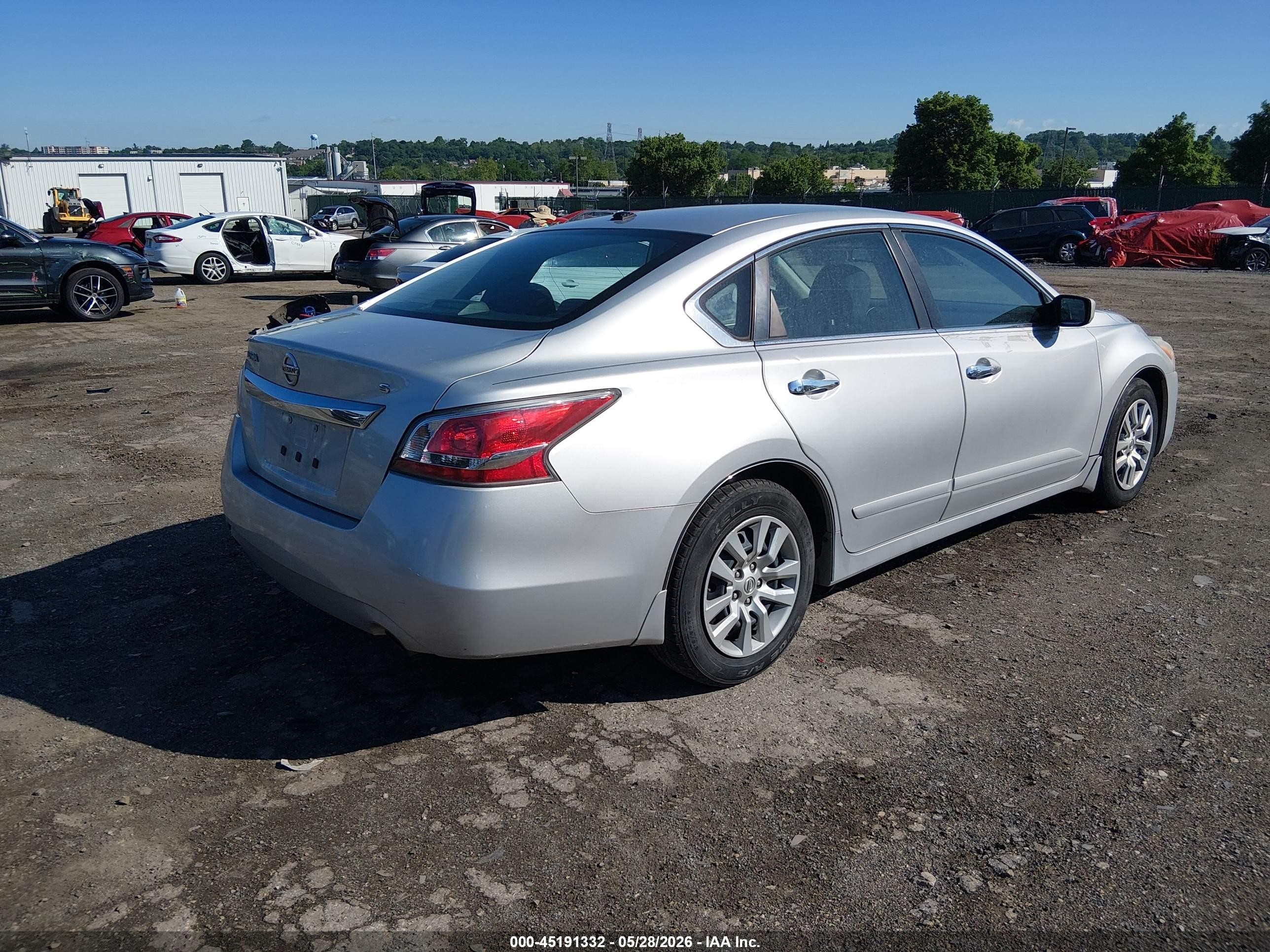 2015 Nissan Altima 2.5 S Silver vin: 1N4AL3AP0FC117499