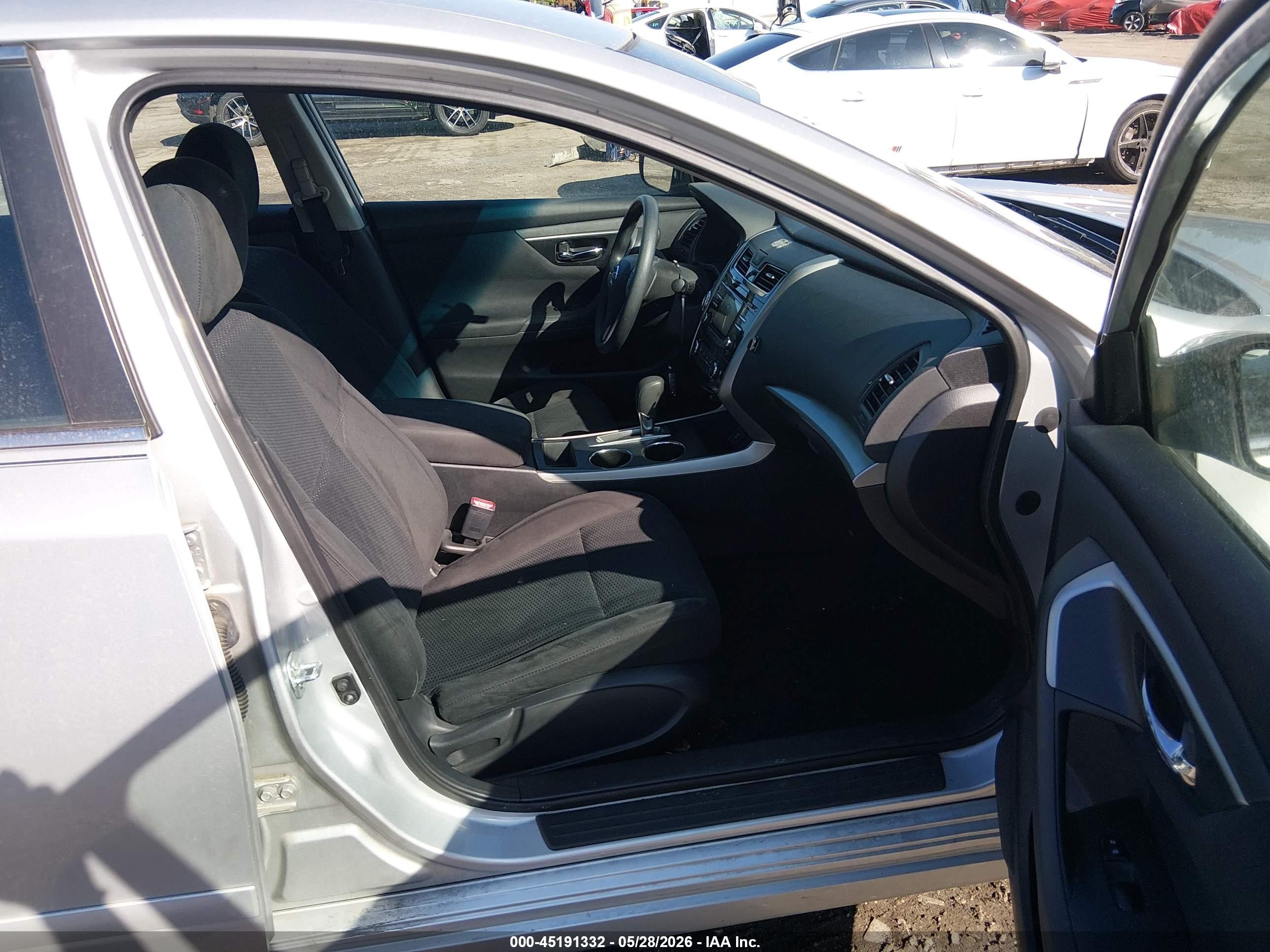 2015 Nissan Altima 2.5 S Silver vin: 1N4AL3AP0FC117499
