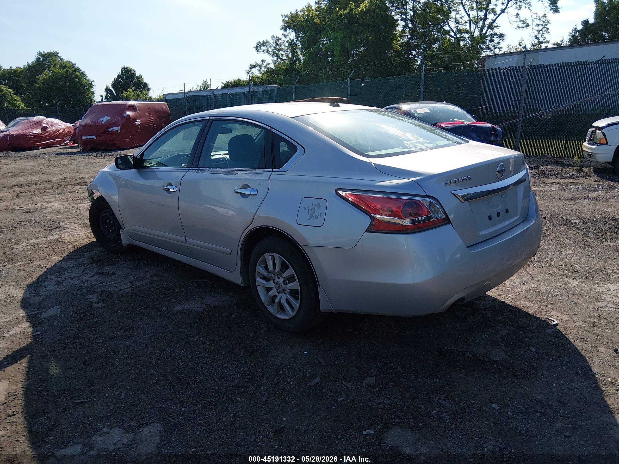 2015 Nissan Altima 2.5 S Silver vin: 1N4AL3AP0FC117499