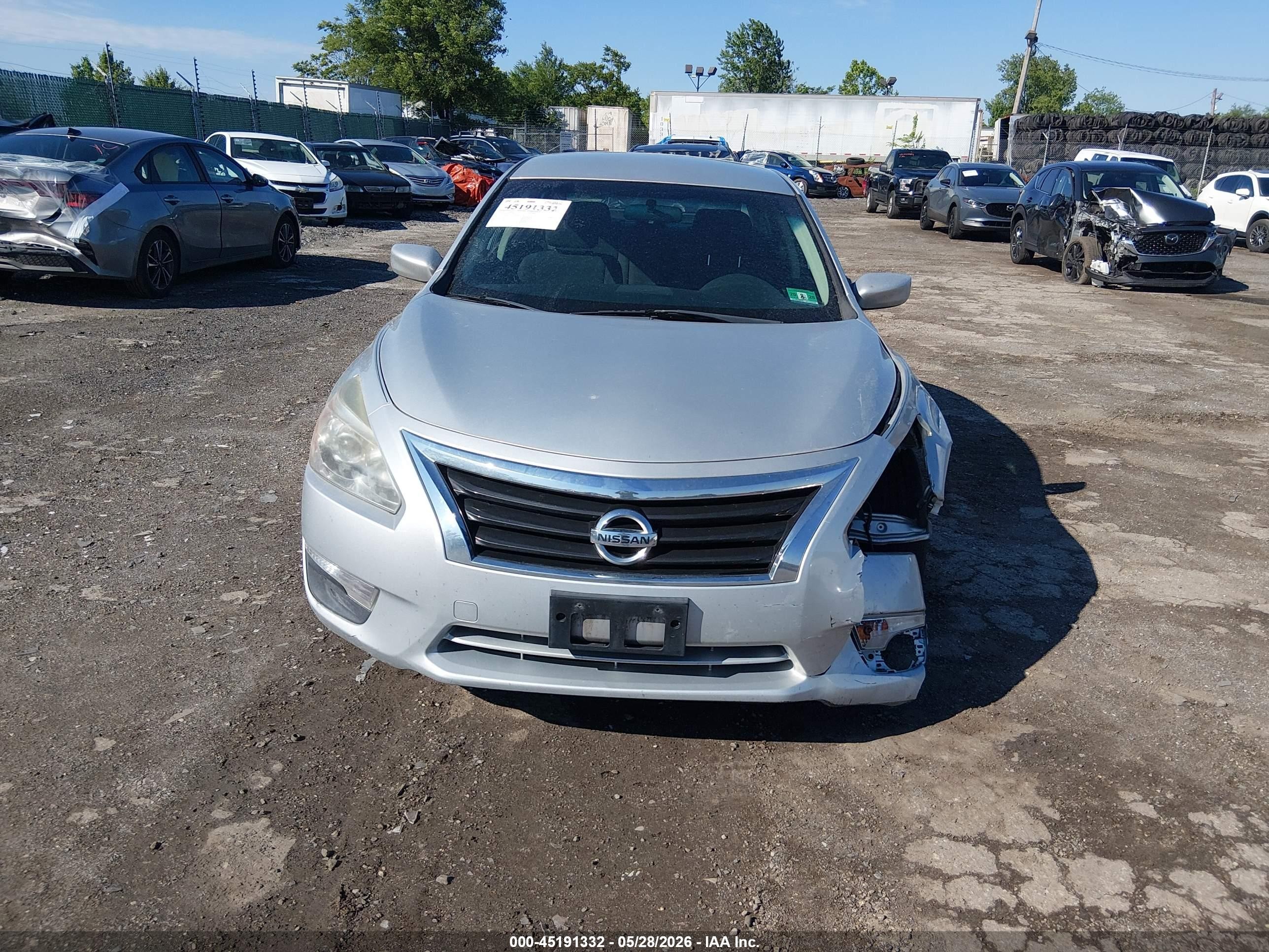 2015 Nissan Altima 2.5 S Silver vin: 1N4AL3AP0FC117499