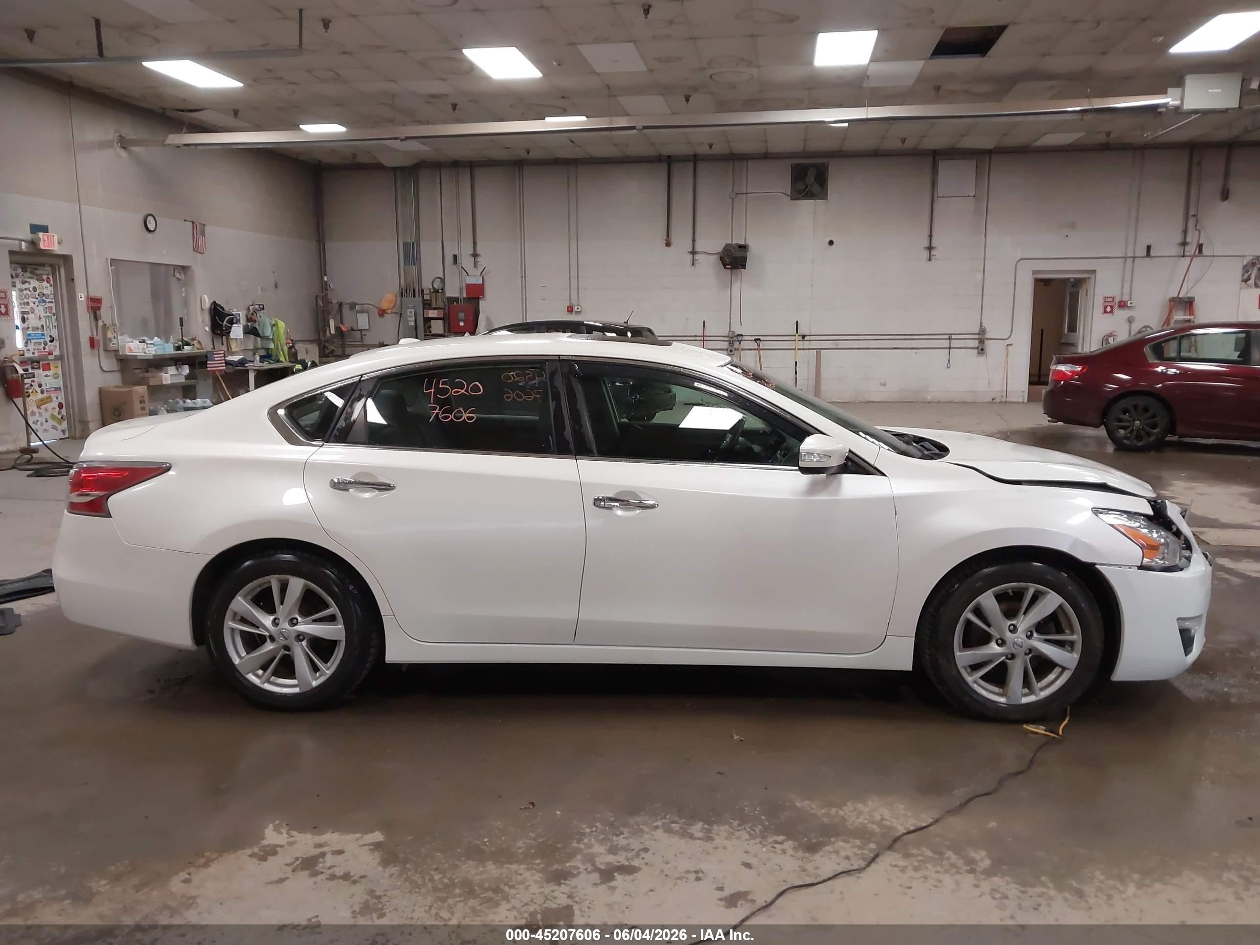 2015 Nissan Altima 2.5 Sv White vin: 1N4AL3AP0FC136134