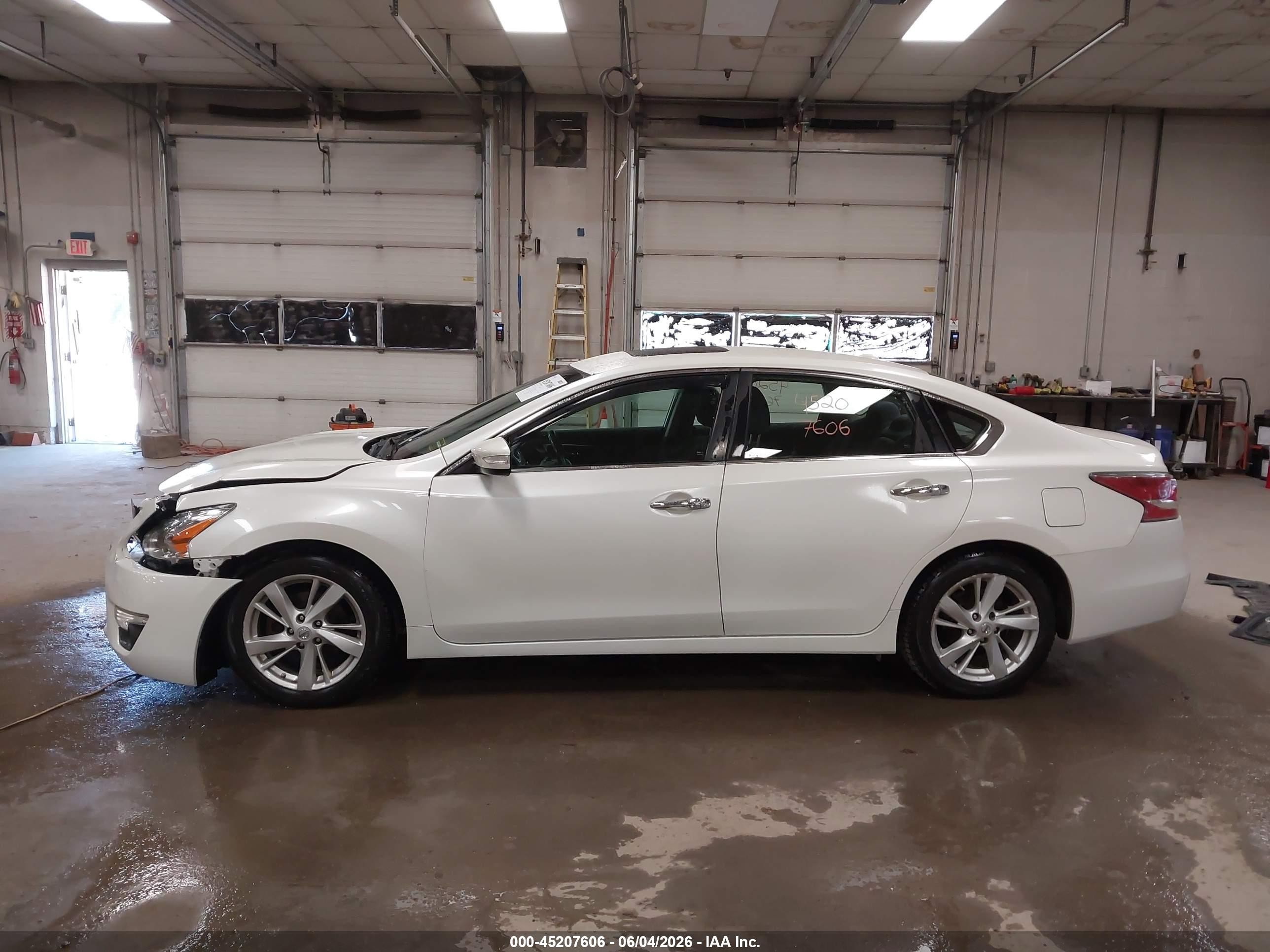 2015 Nissan Altima 2.5 Sv White vin: 1N4AL3AP0FC136134