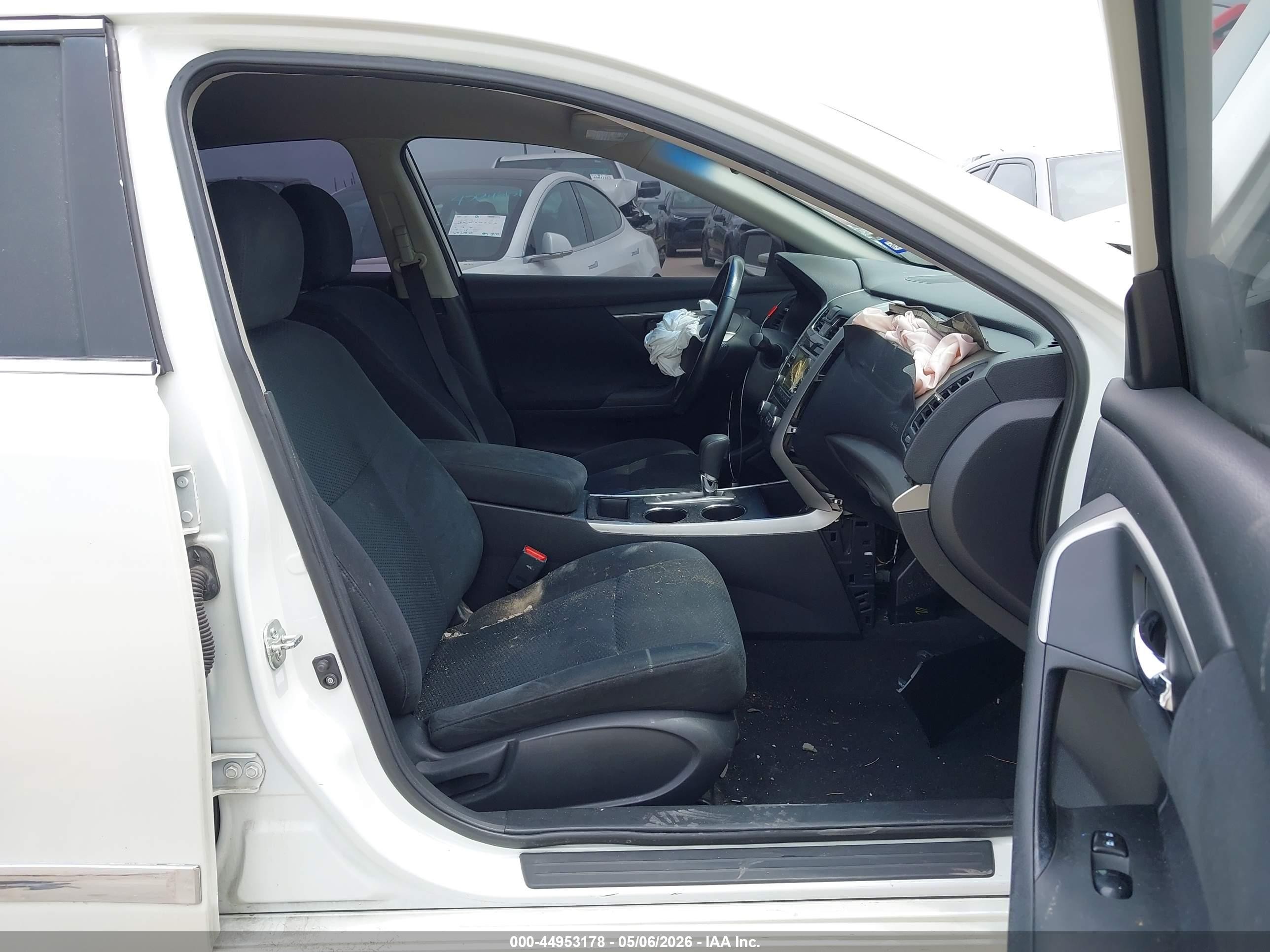2015 Nissan Altima 2.5 Sv White vin: 1N4AL3AP0FC142824