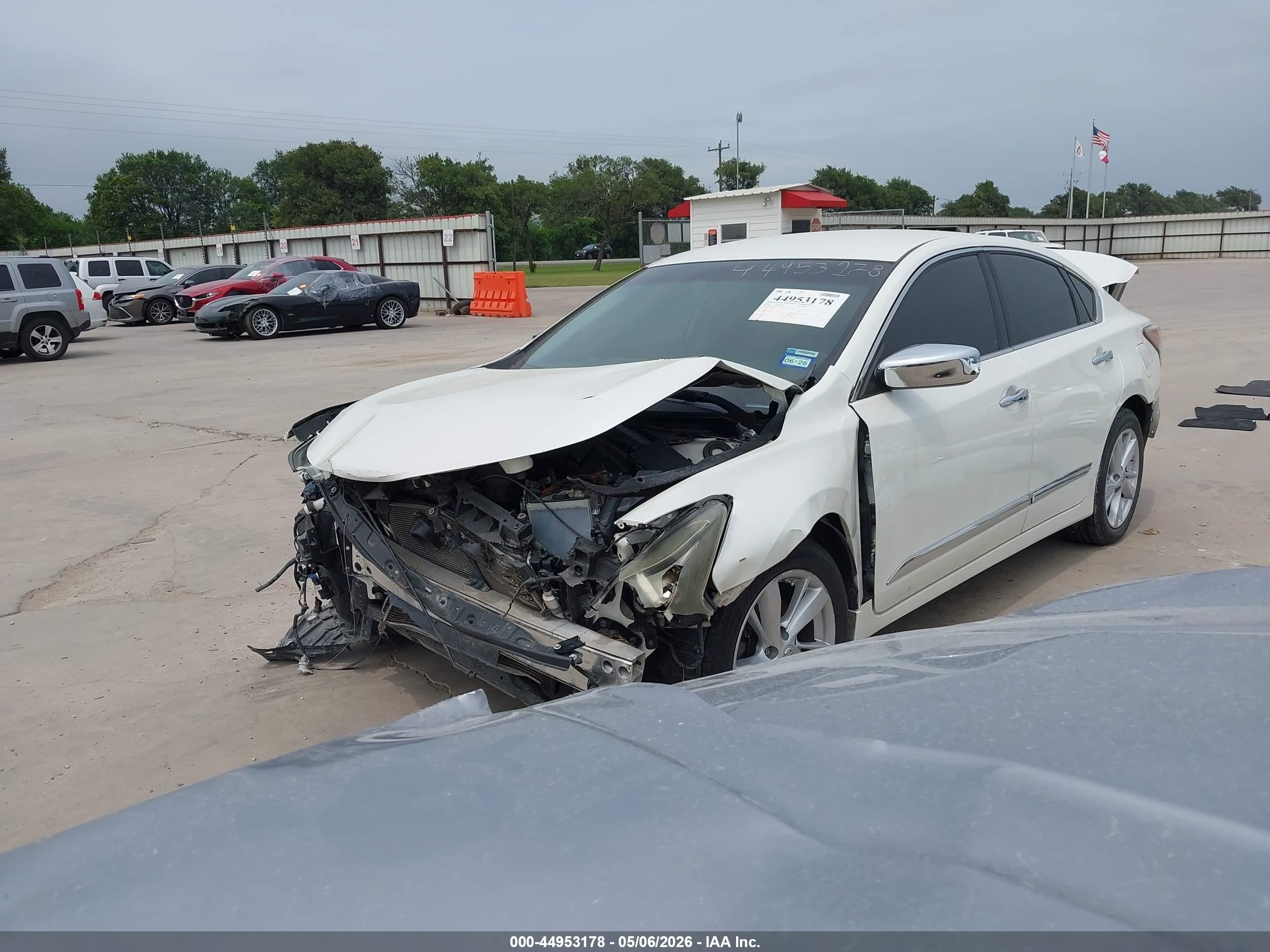 2015 Nissan Altima 2.5 Sv White vin: 1N4AL3AP0FC142824