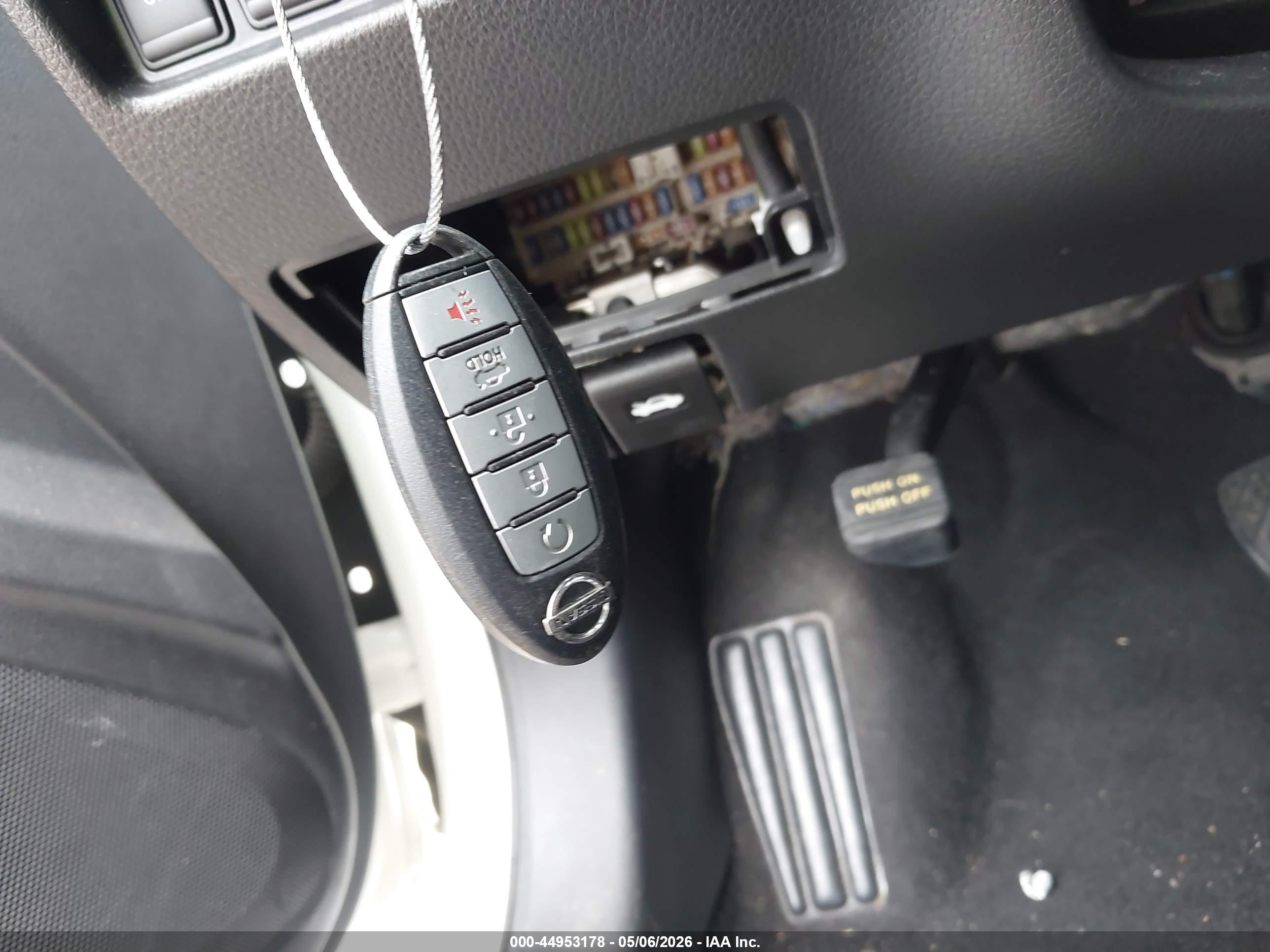2015 Nissan Altima 2.5 Sv White vin: 1N4AL3AP0FC142824