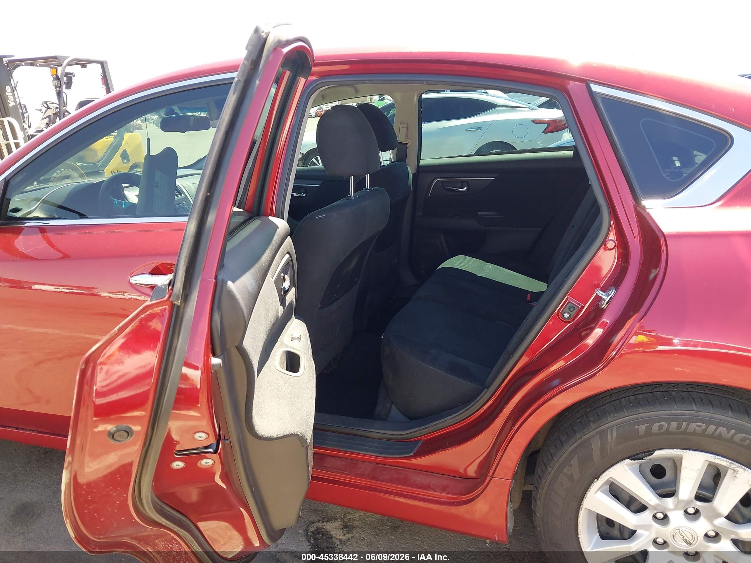 2015 Nissan Altima 2.5 S Red vin: 1N4AL3AP0FC176679