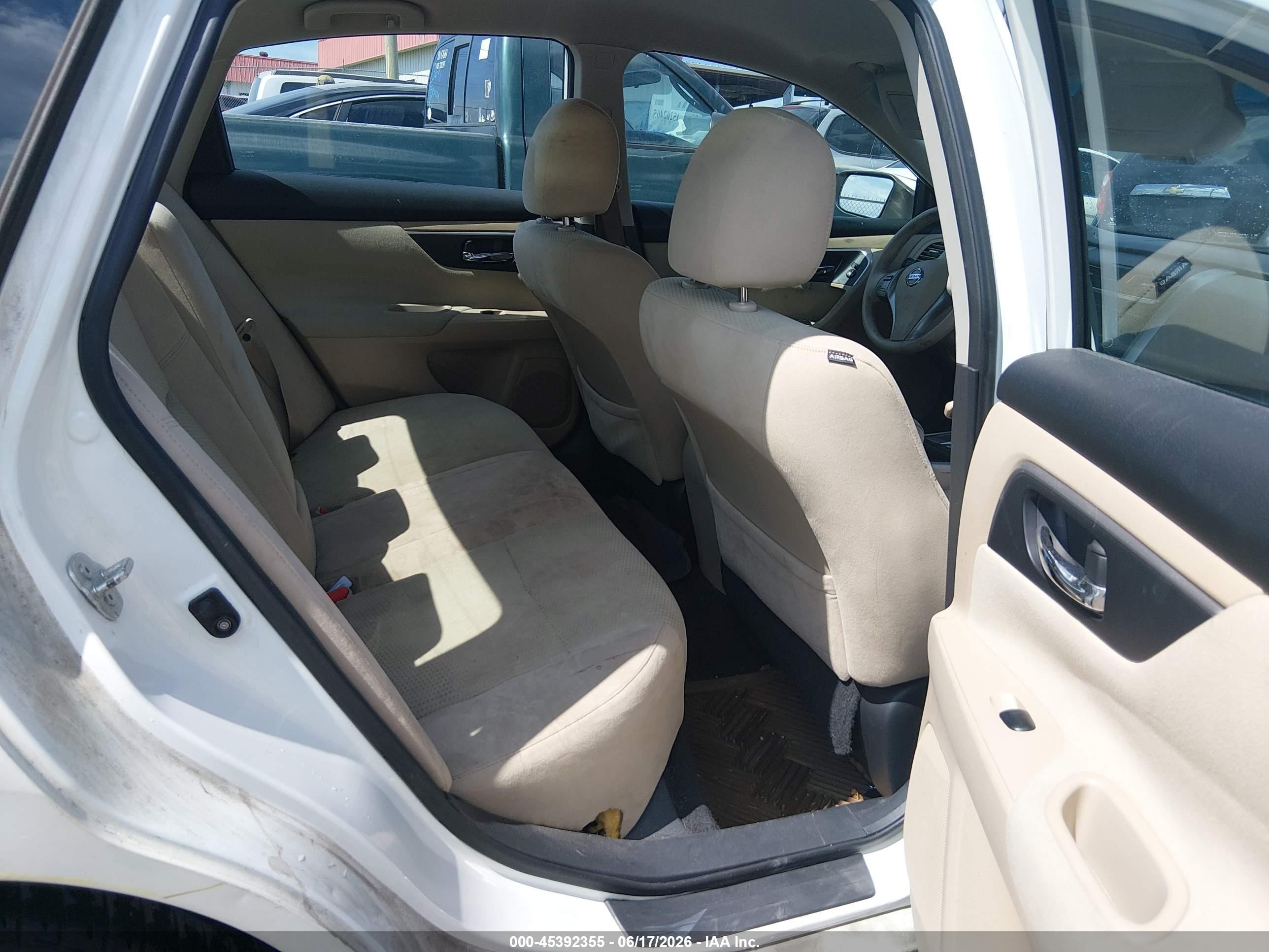 2015 Nissan Altima 2.5 S White vin: 1N4AL3AP0FC187472