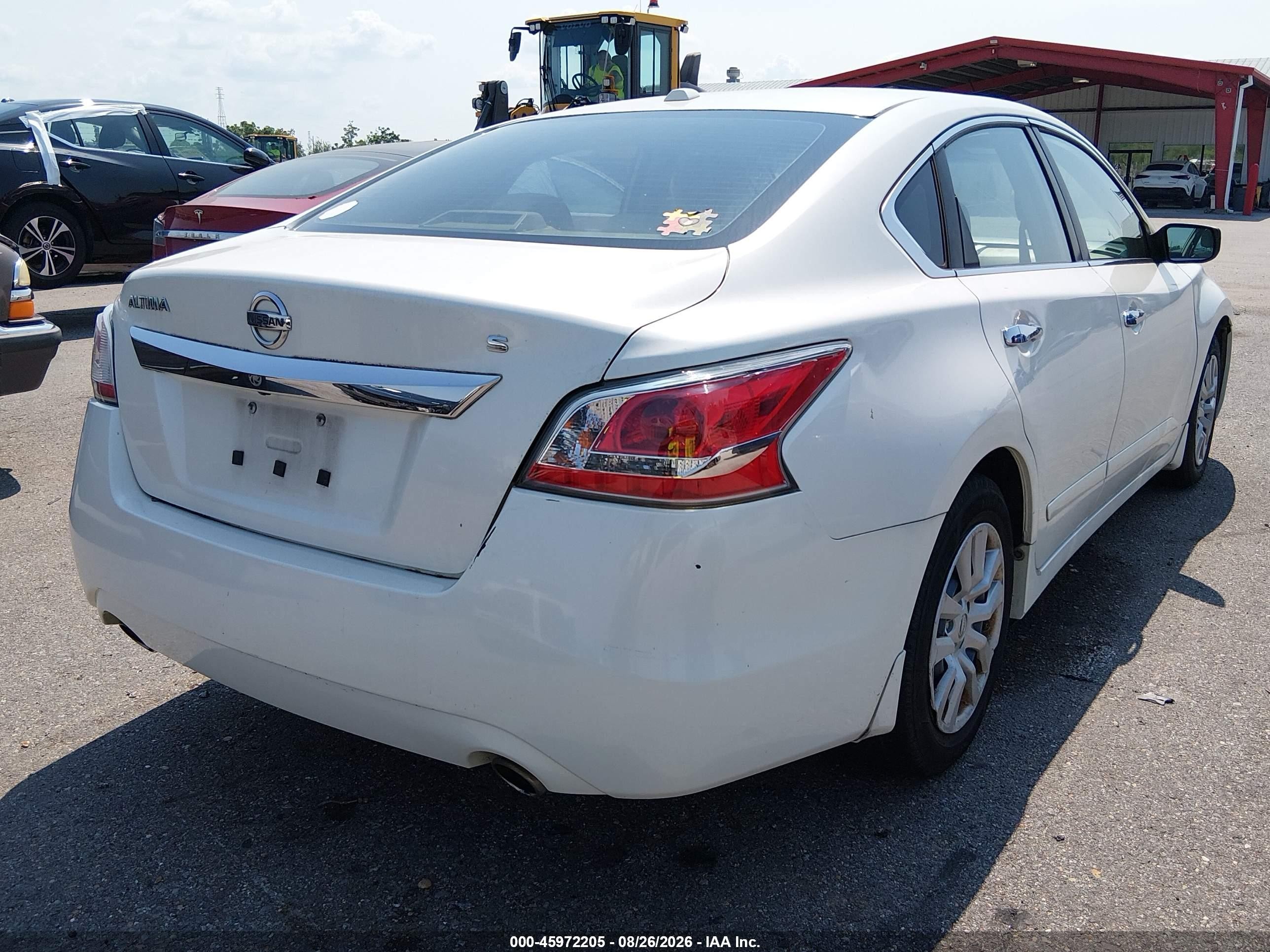2015 Nissan Altima 2.5 S White vin: 1N4AL3AP0FC191392