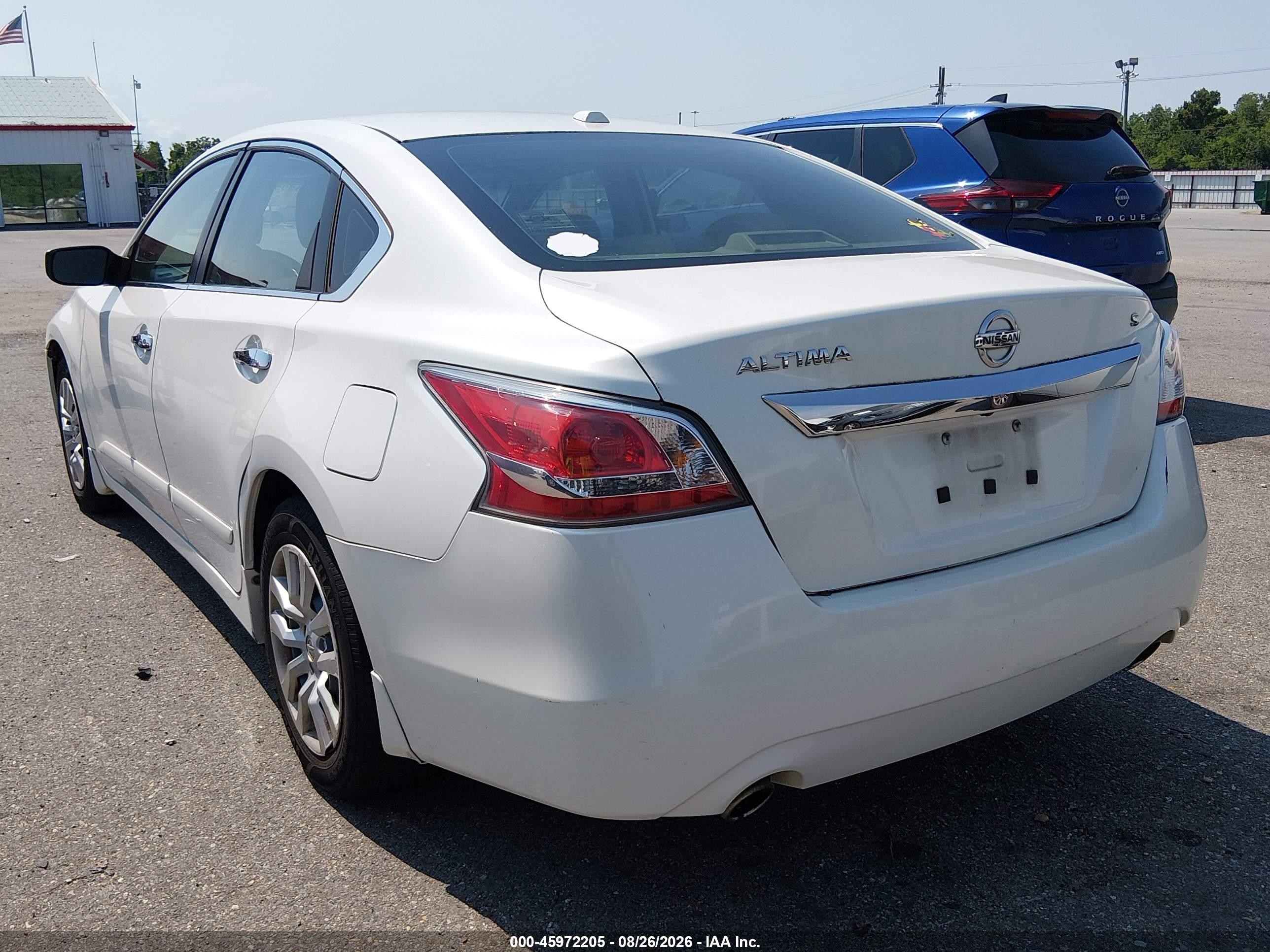 2015 Nissan Altima 2.5 S White vin: 1N4AL3AP0FC191392