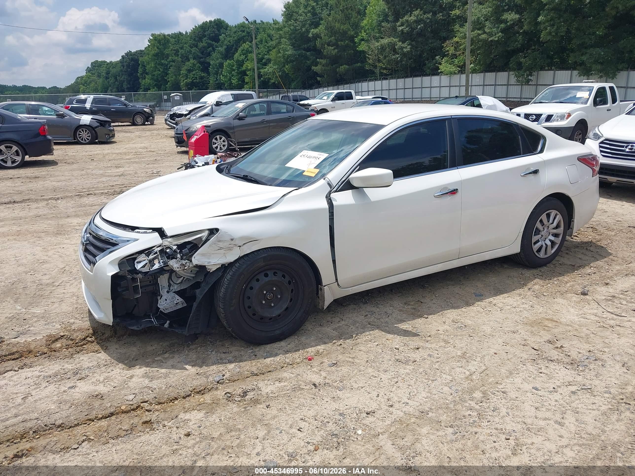 2015 Nissan Altima 2.5 S White vin: 1N4AL3AP0FC195295