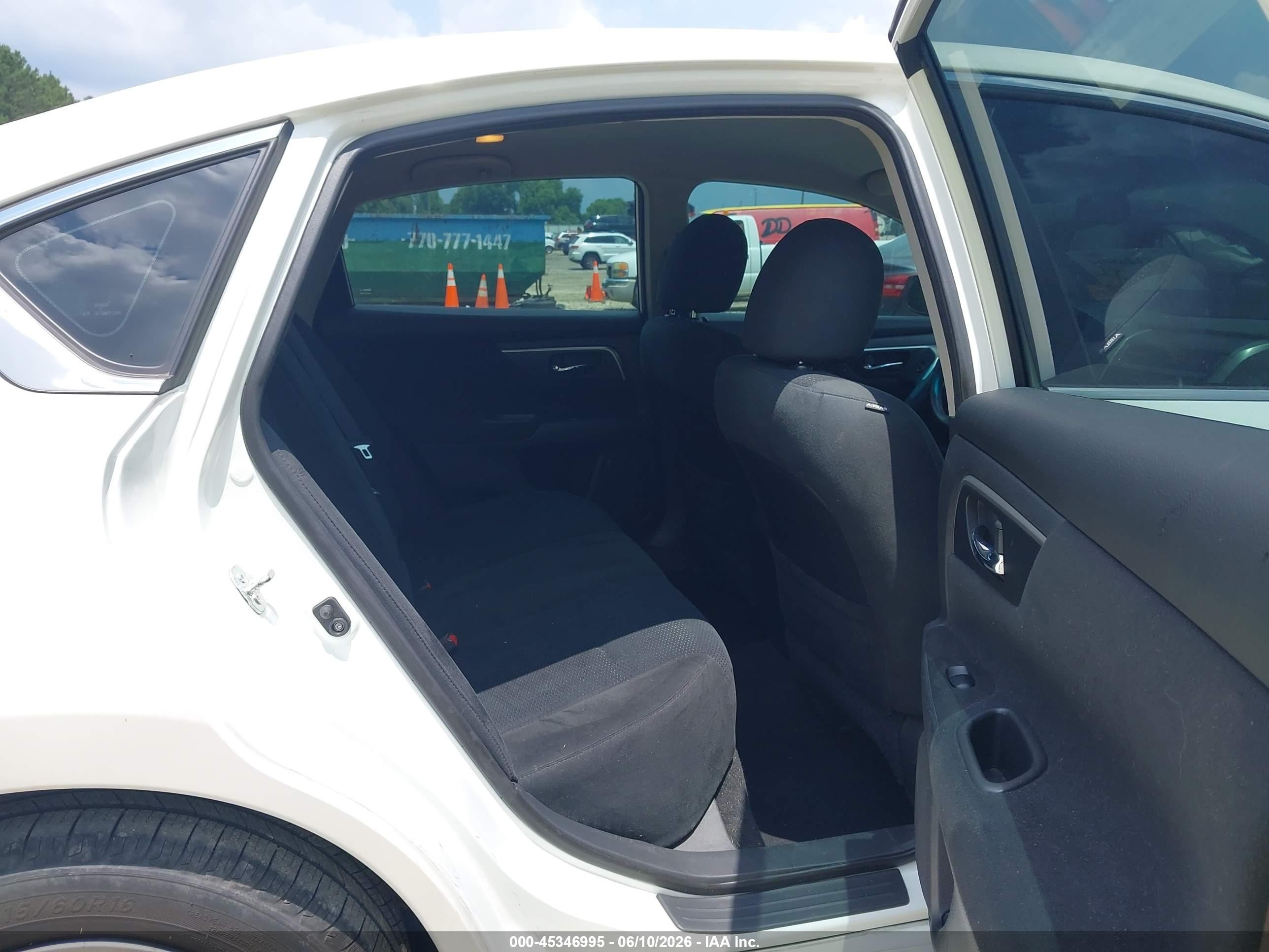 2015 Nissan Altima 2.5 S White vin: 1N4AL3AP0FC195295