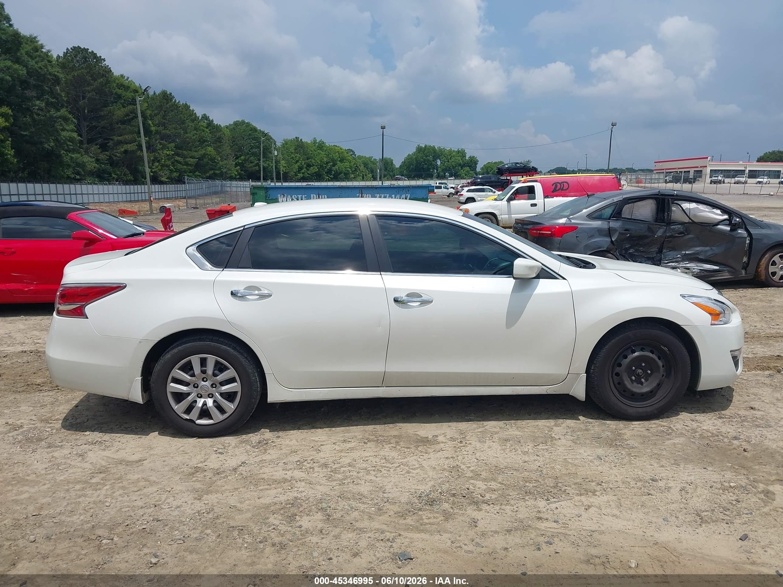 2015 Nissan Altima 2.5 S White vin: 1N4AL3AP0FC195295