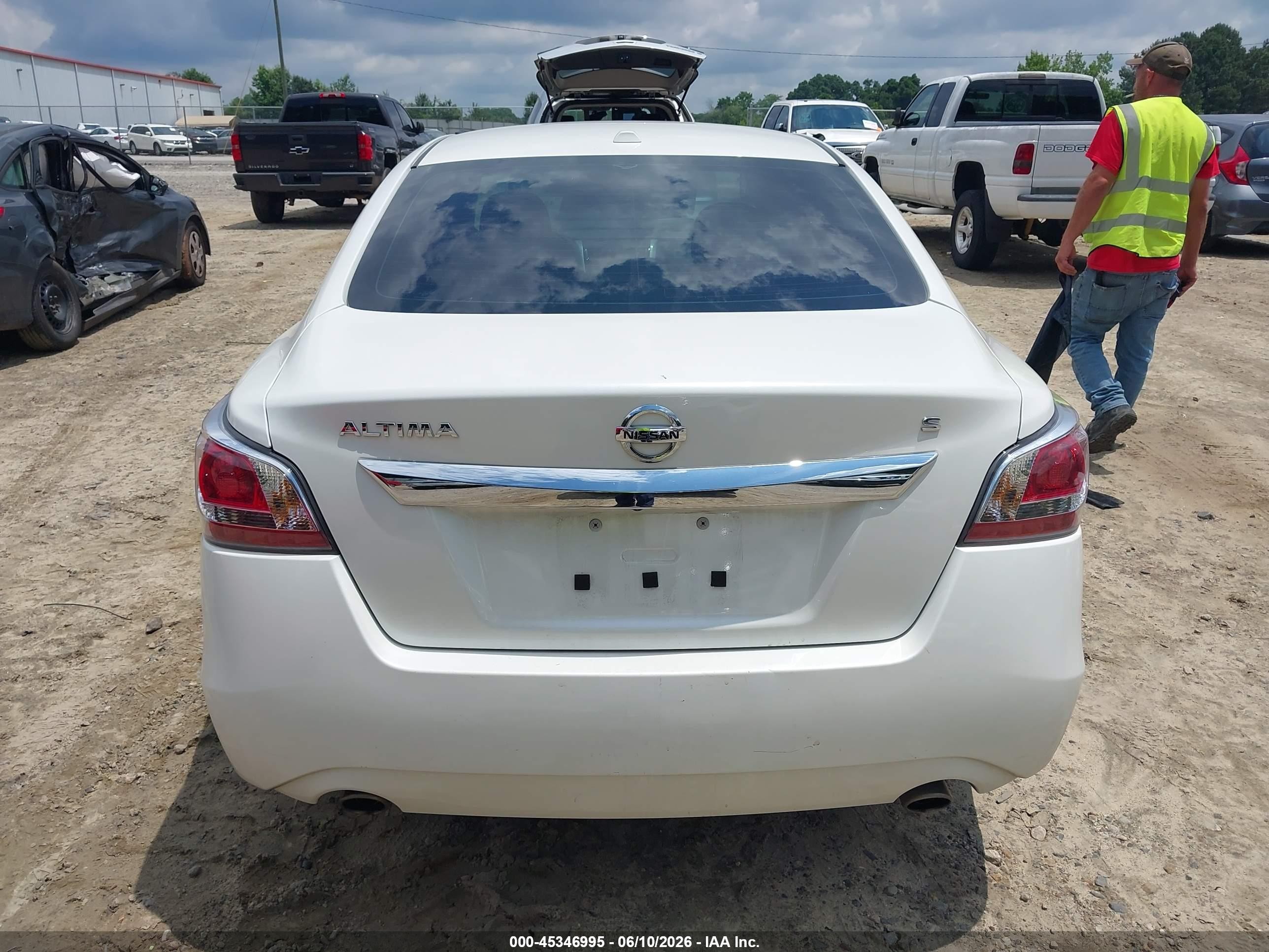 2015 Nissan Altima 2.5 S White vin: 1N4AL3AP0FC195295