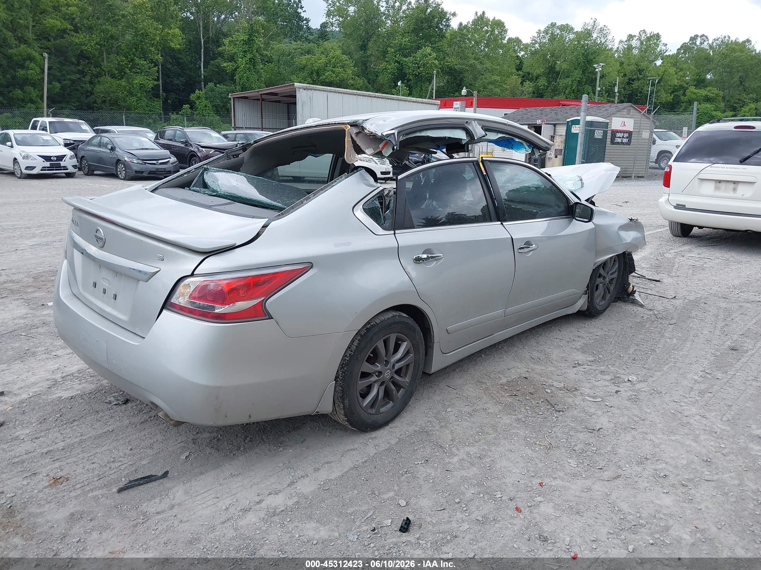 2015 Nissan Altima 2.5 S Silver vin: 1N4AL3AP0FC200690