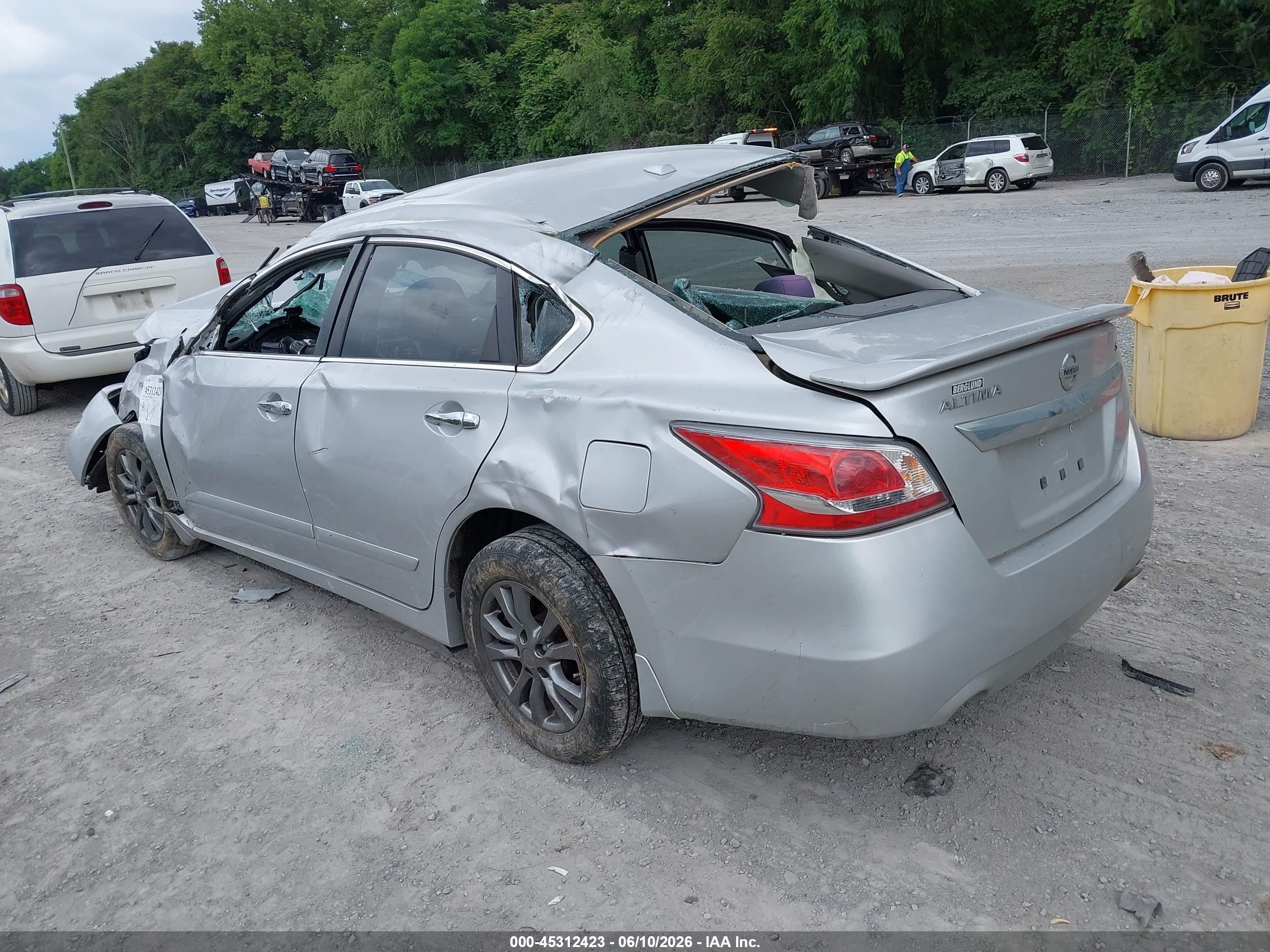 2015 Nissan Altima 2.5 S Silver vin: 1N4AL3AP0FC200690