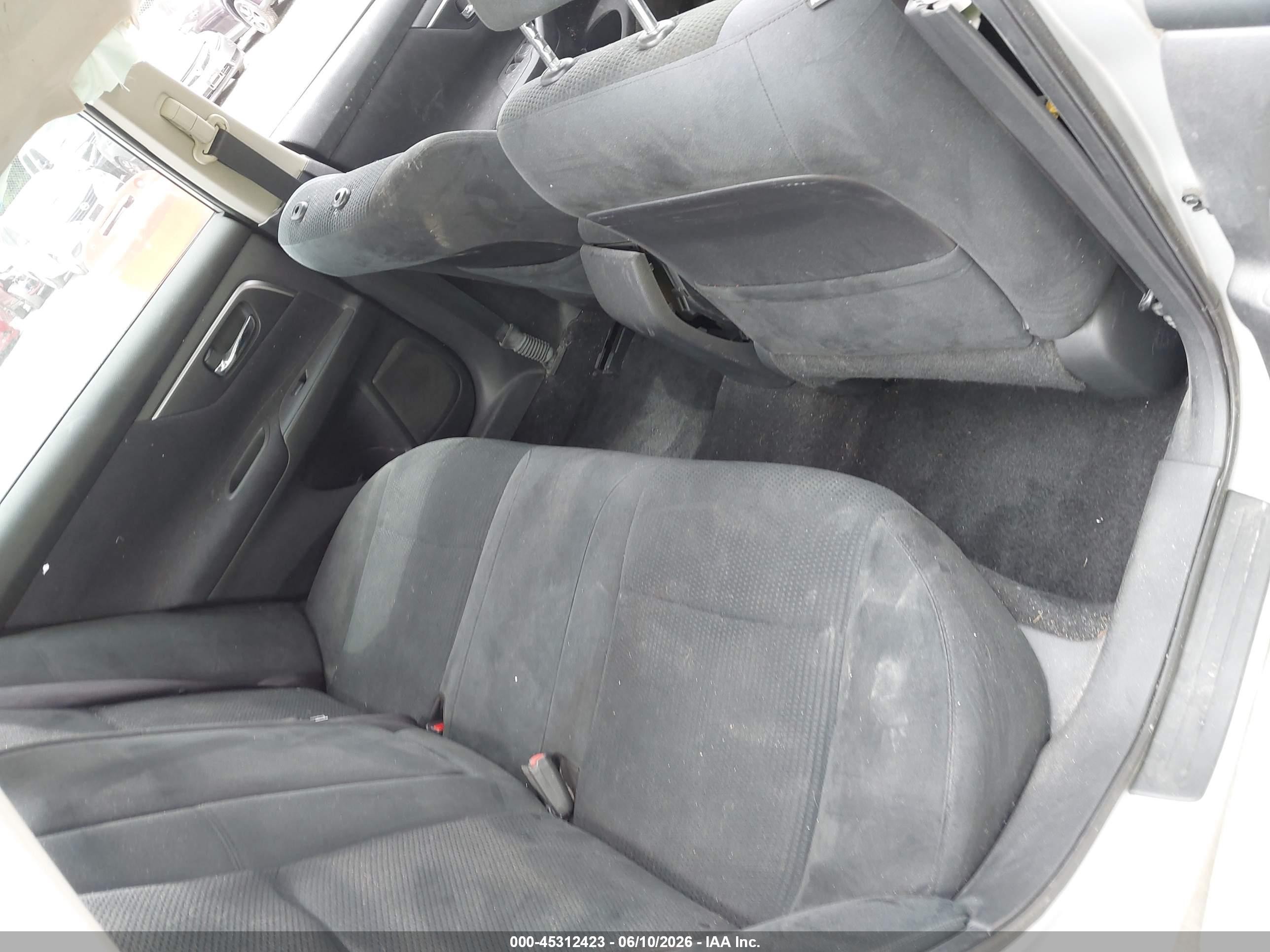 2015 Nissan Altima 2.5 S Silver vin: 1N4AL3AP0FC200690
