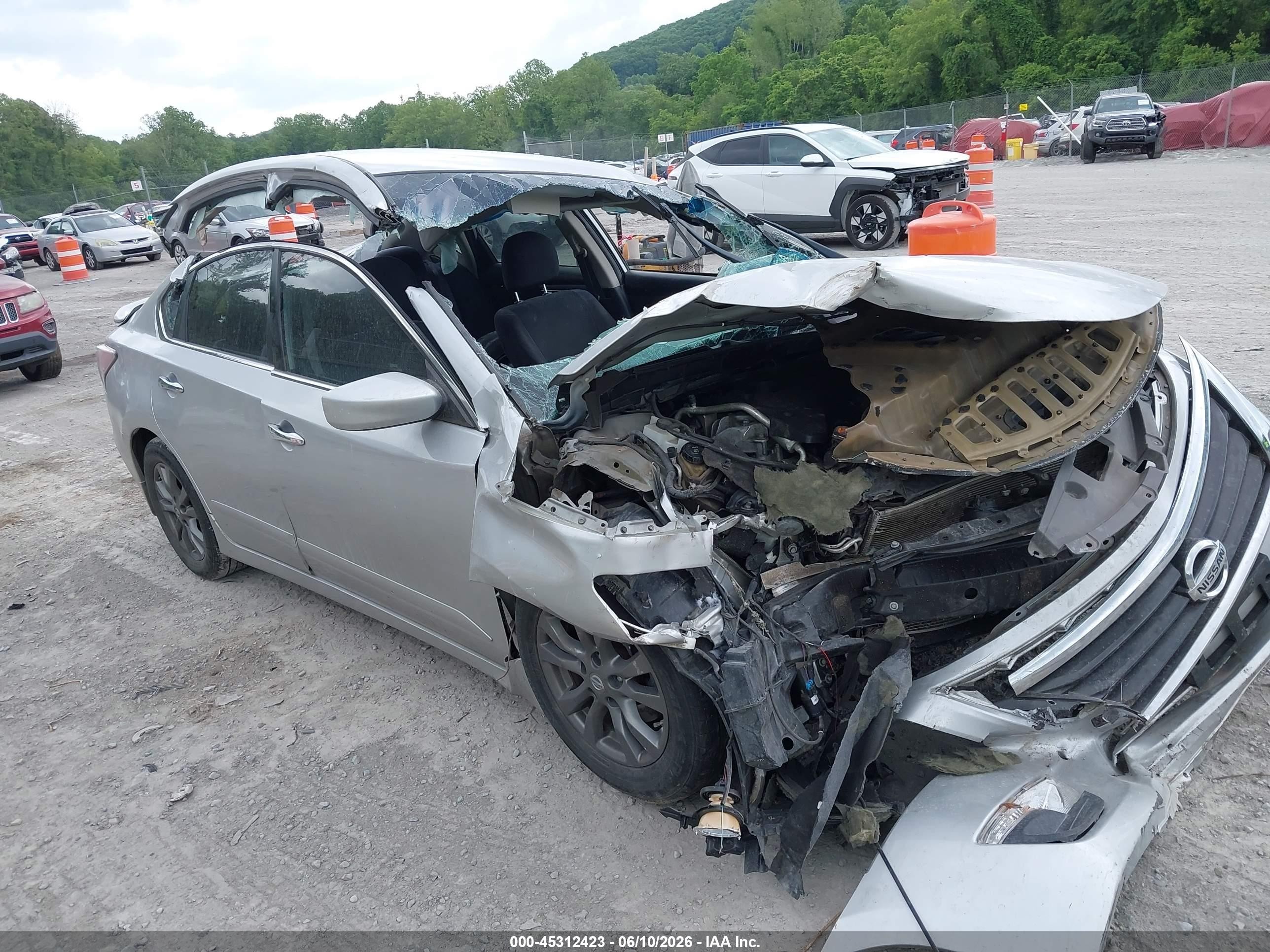 2015 Nissan Altima 2.5 S Silver vin: 1N4AL3AP0FC200690