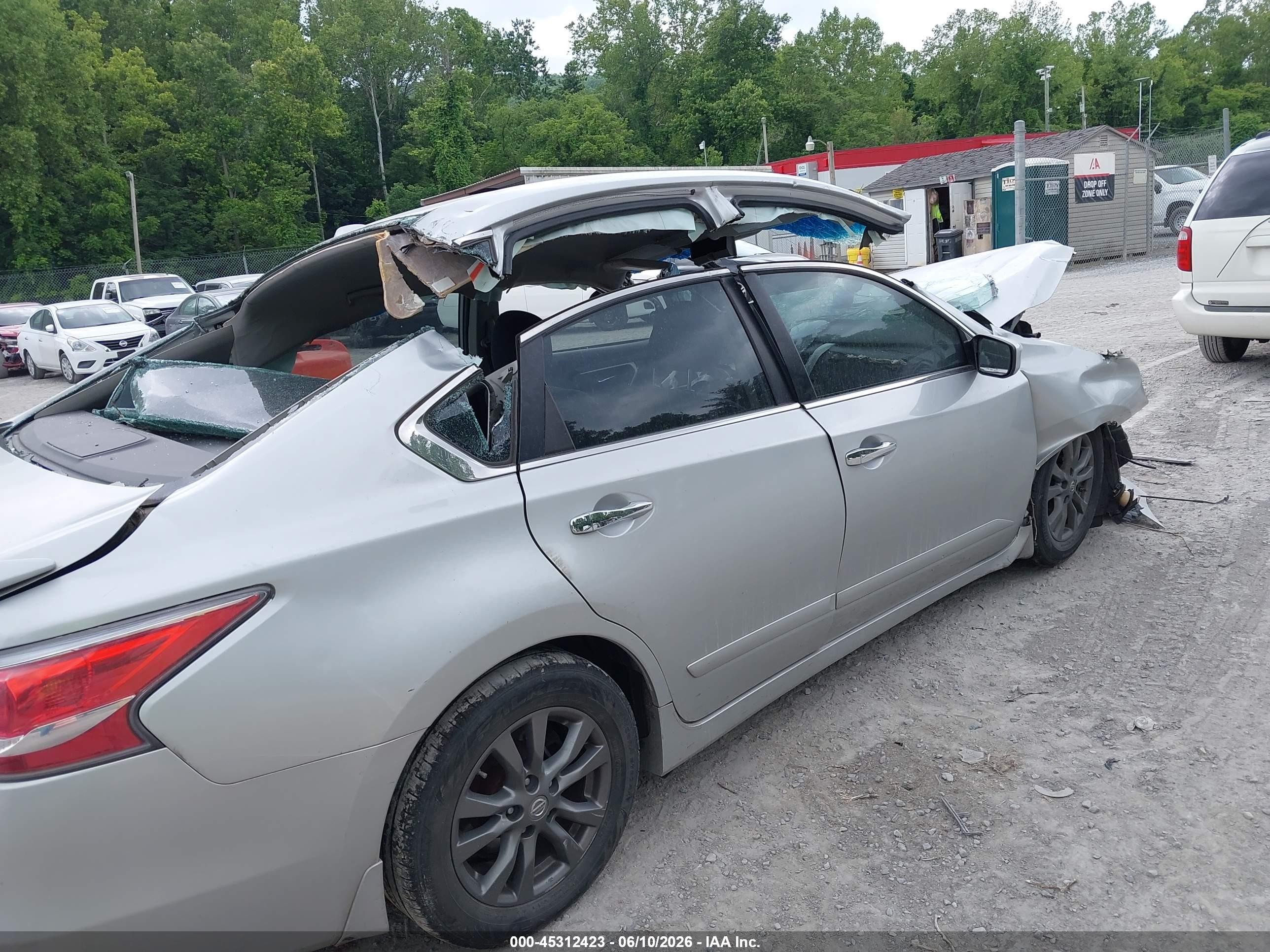 2015 Nissan Altima 2.5 S Silver vin: 1N4AL3AP0FC200690