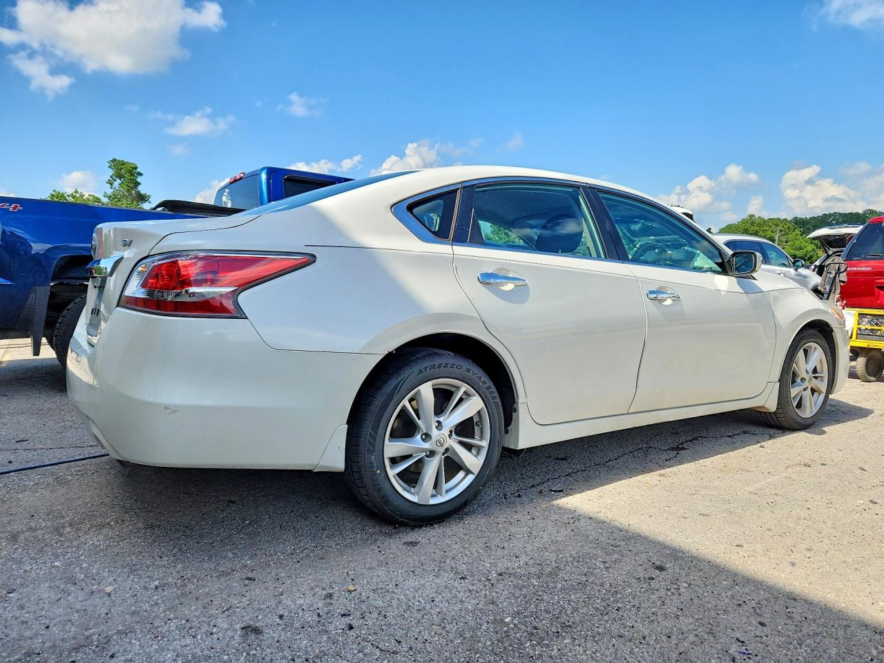2015 Nissan Altima 2.5 Sv White vin: 1N4AL3AP0FC212791