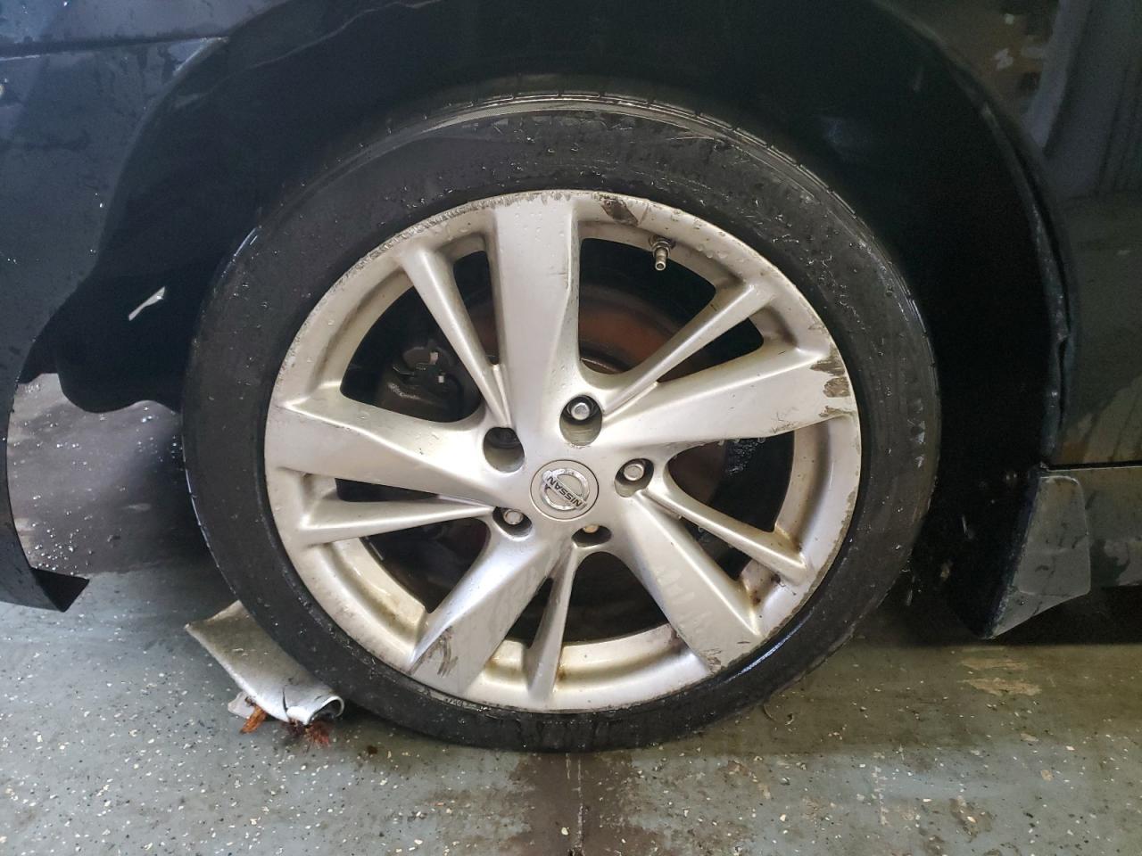 2015 Nissan Altima 2.5 Sv Черный vin: 1N4AL3AP0FC213715 Damage: Left Front Wheel, Curb Rash, > 12 Inches