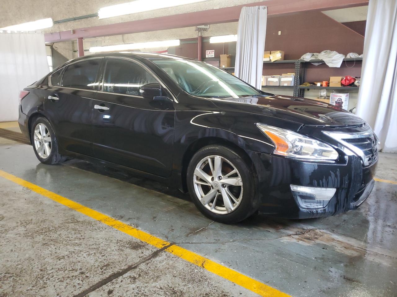 2015 Nissan Altima 2.5 Sv Черный vin: 1N4AL3AP0FC213715 Damage: Right Front Door, Dent(S) W/ Paint Dmg, 3 To 4 Inches