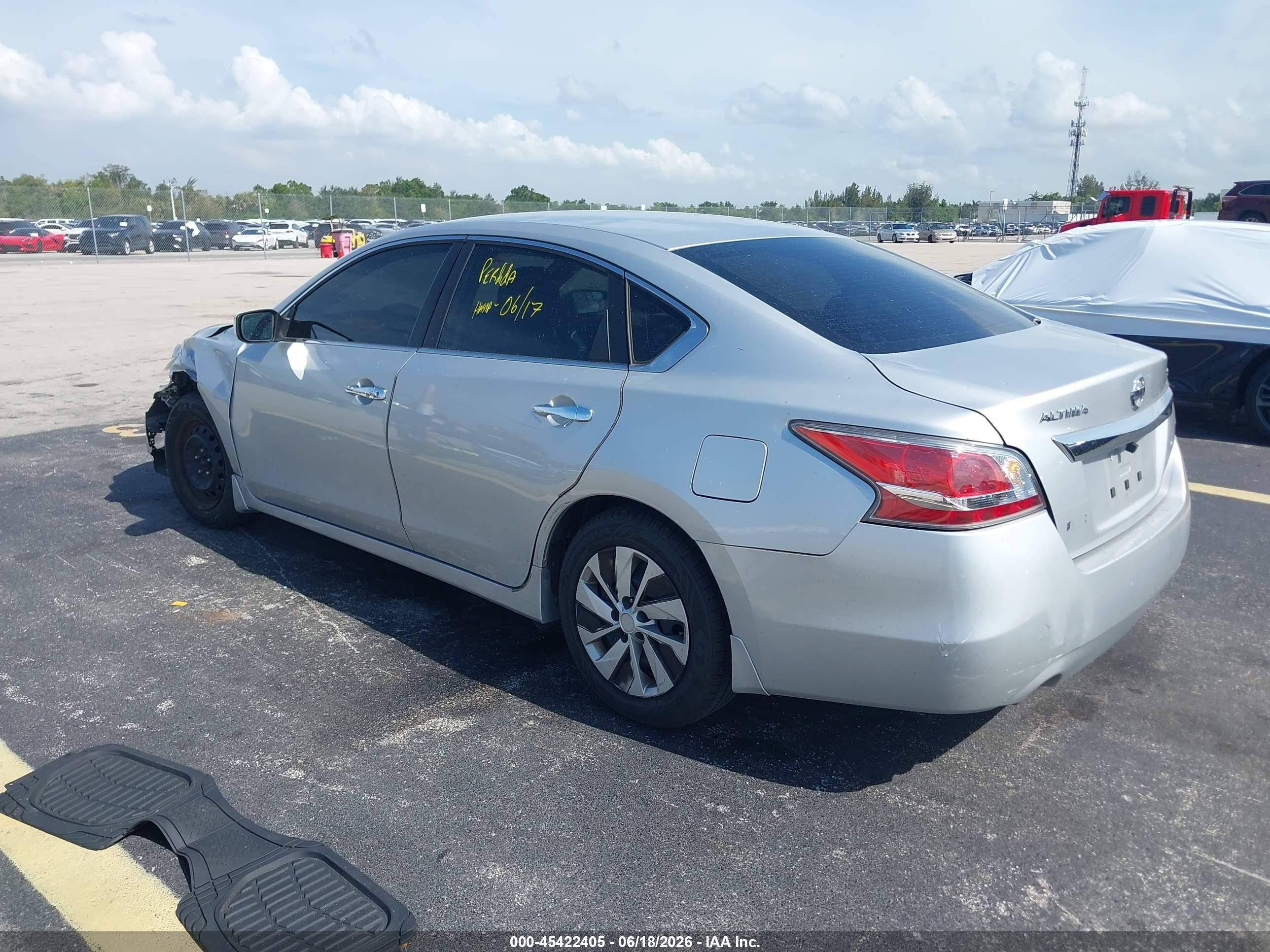 2015 Nissan Altima 2.5 S Silver vin: 1N4AL3AP0FC228389