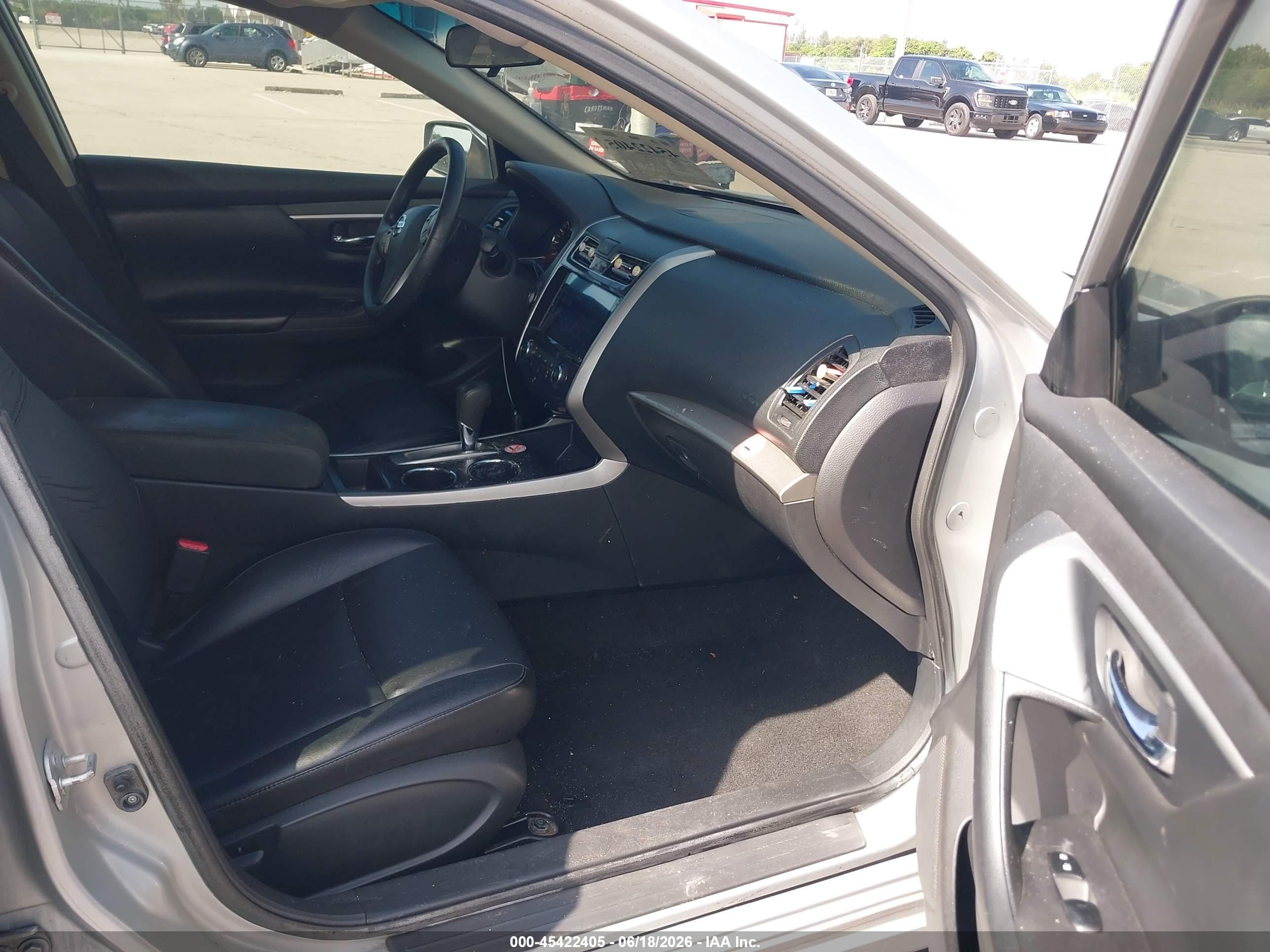 2015 Nissan Altima 2.5 S Silver vin: 1N4AL3AP0FC228389