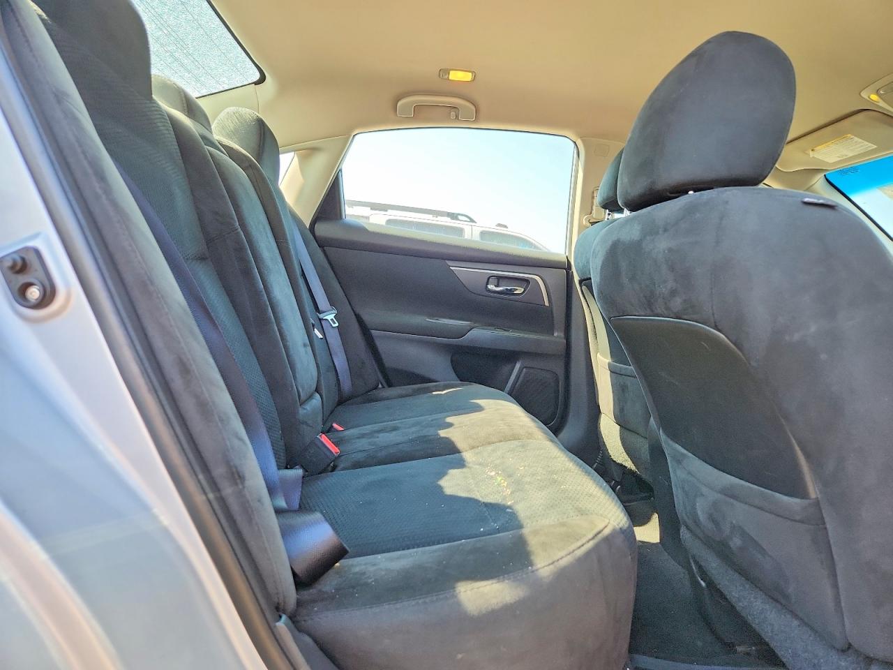 2015 Nissan Altima 2.5 S Серебряный vin: 1N4AL3AP0FC229221