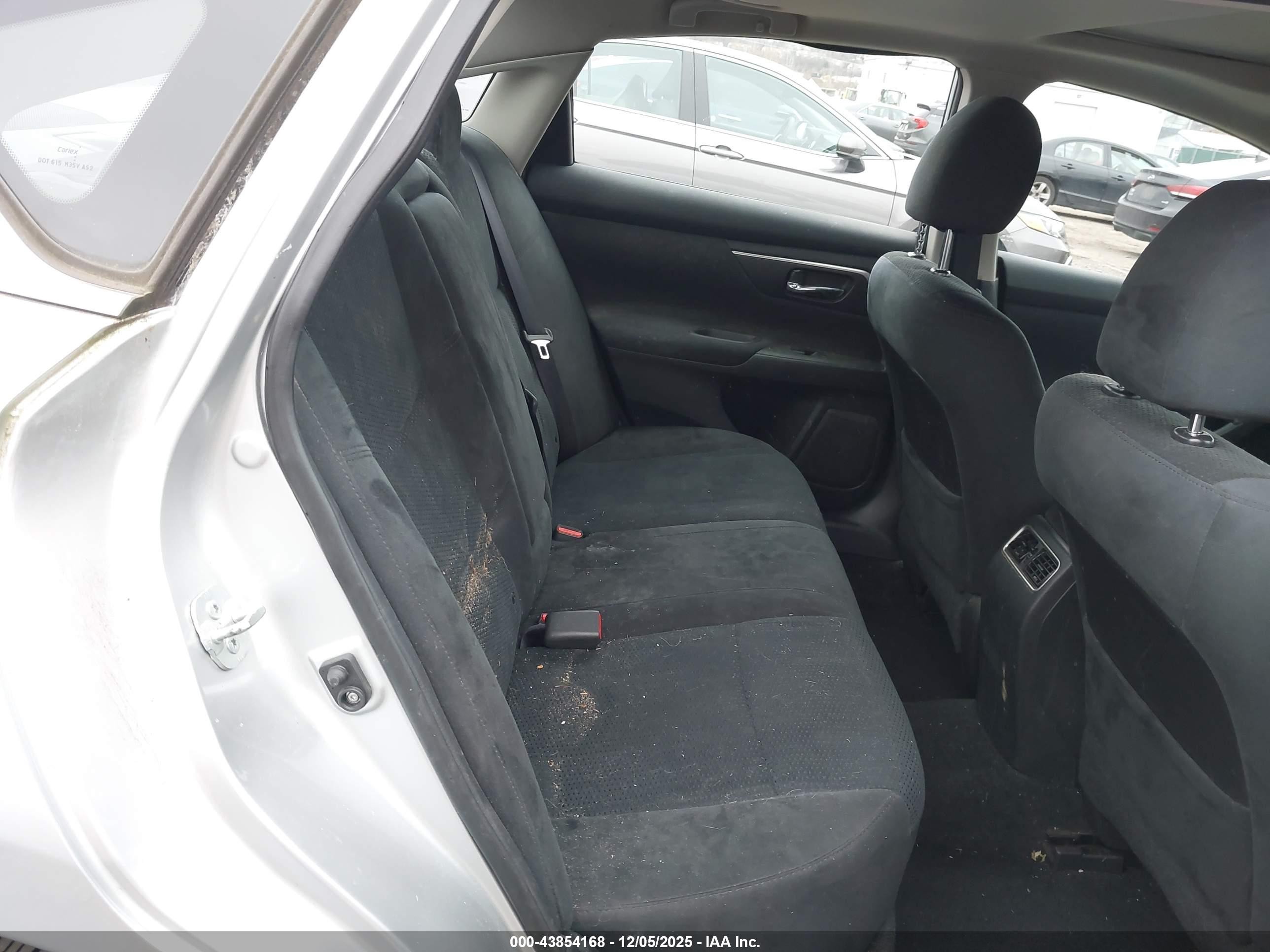 2015 Nissan Altima 2.5 Sv Серебряный vin: 1N4AL3AP0FC233298