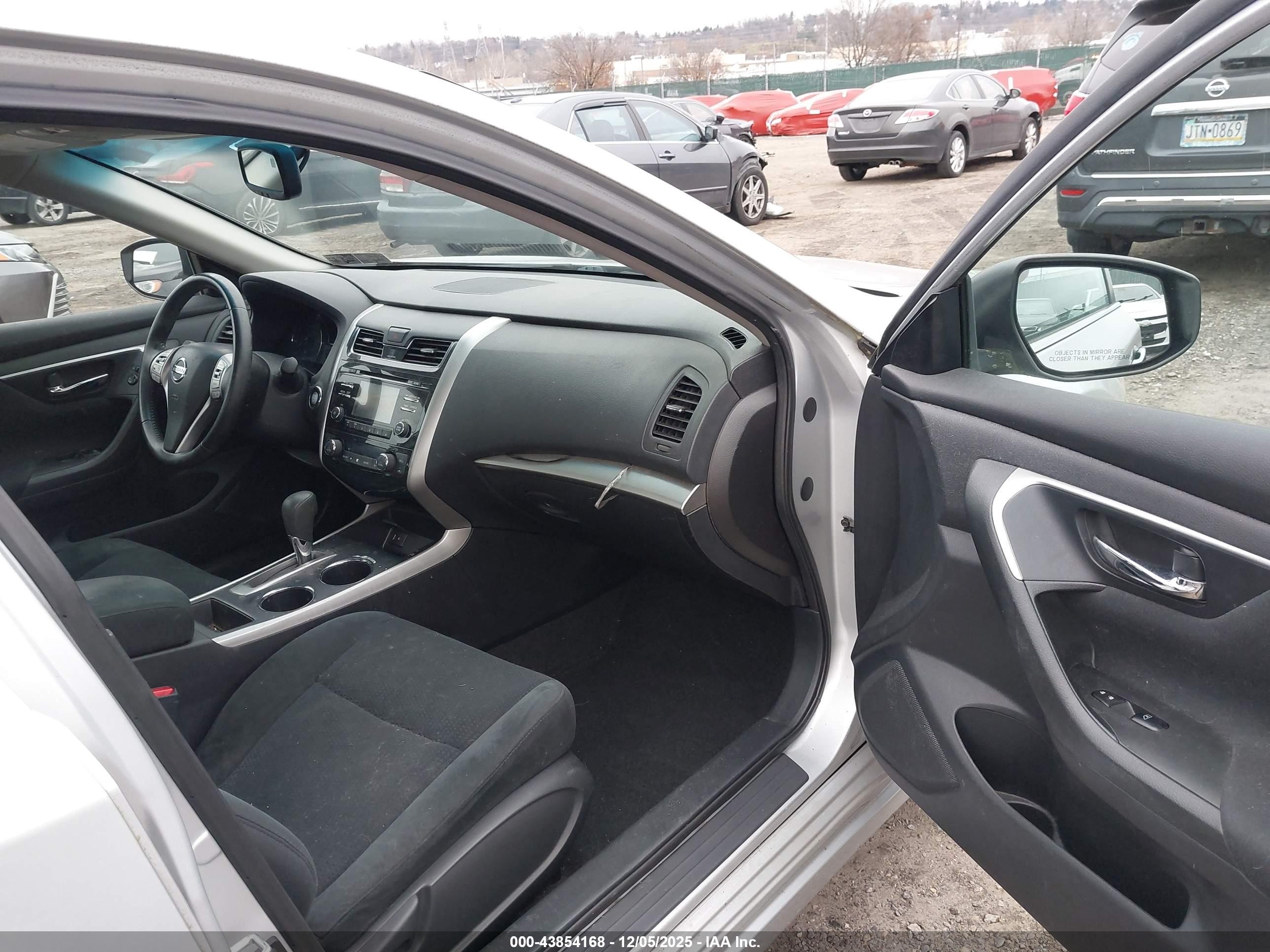 2015 Nissan Altima 2.5 Sv Серебряный vin: 1N4AL3AP0FC233298
