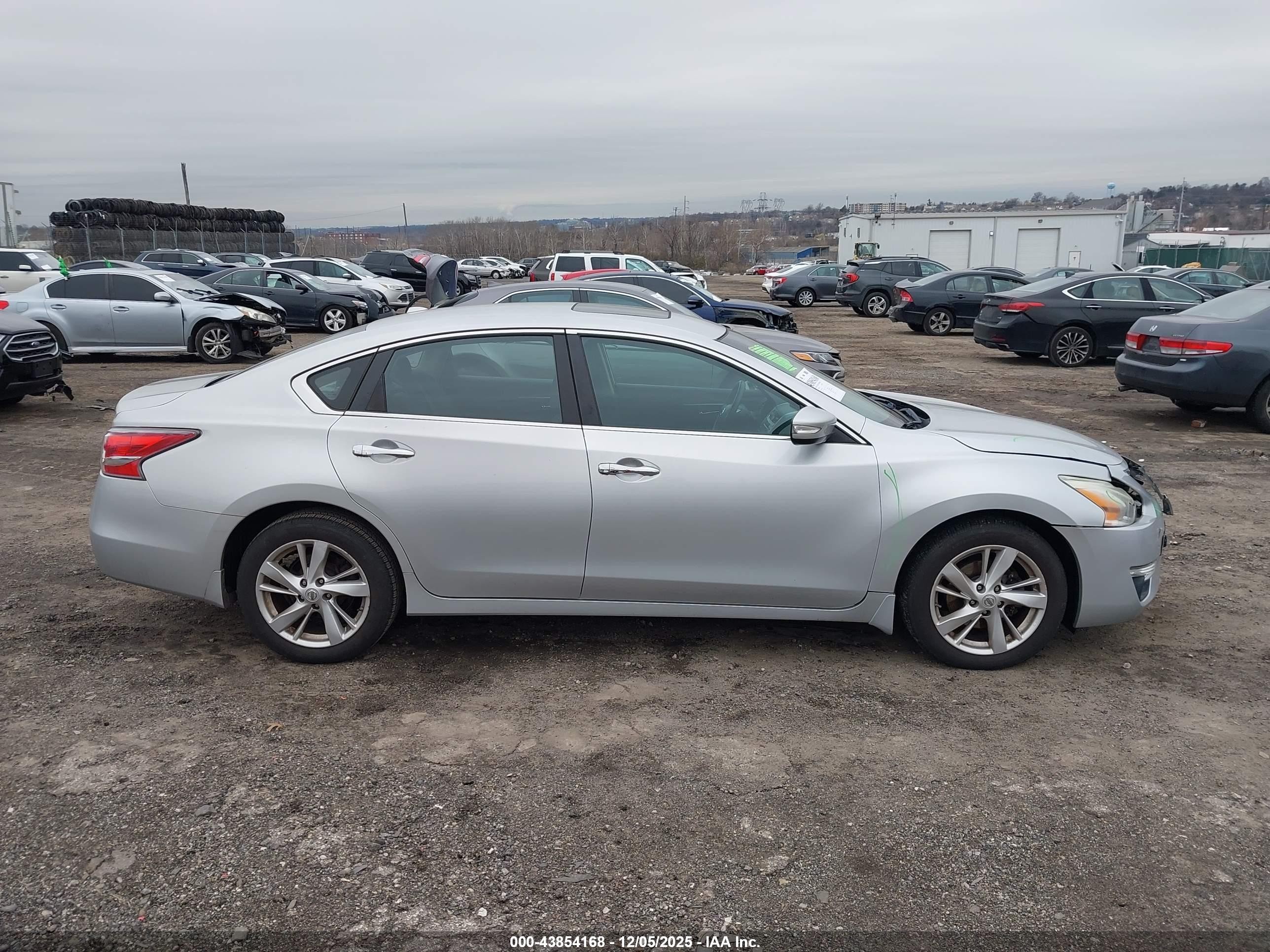 2015 Nissan Altima 2.5 Sv Серебряный vin: 1N4AL3AP0FC233298