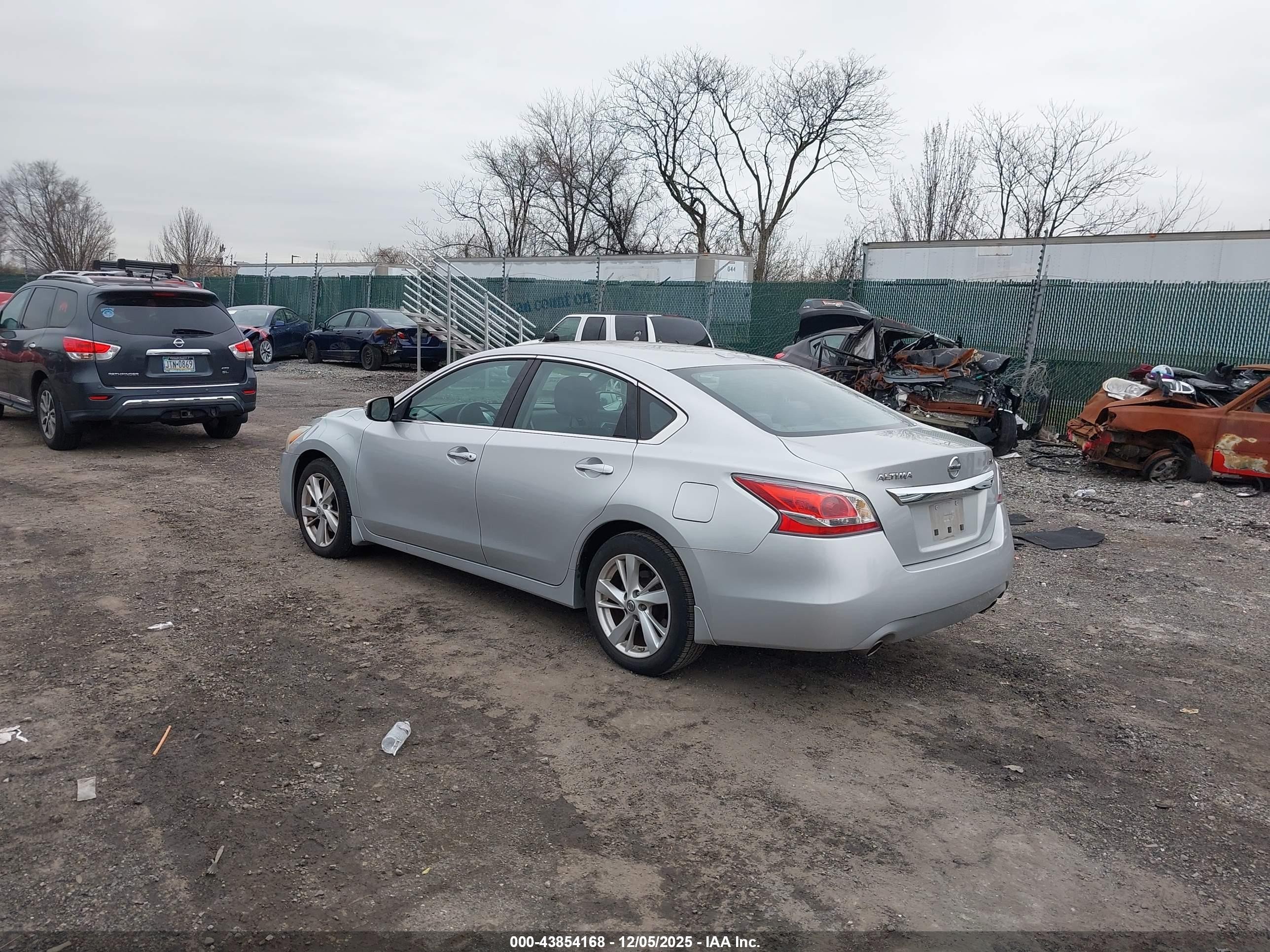 2015 Nissan Altima 2.5 Sv Серебряный vin: 1N4AL3AP0FC233298