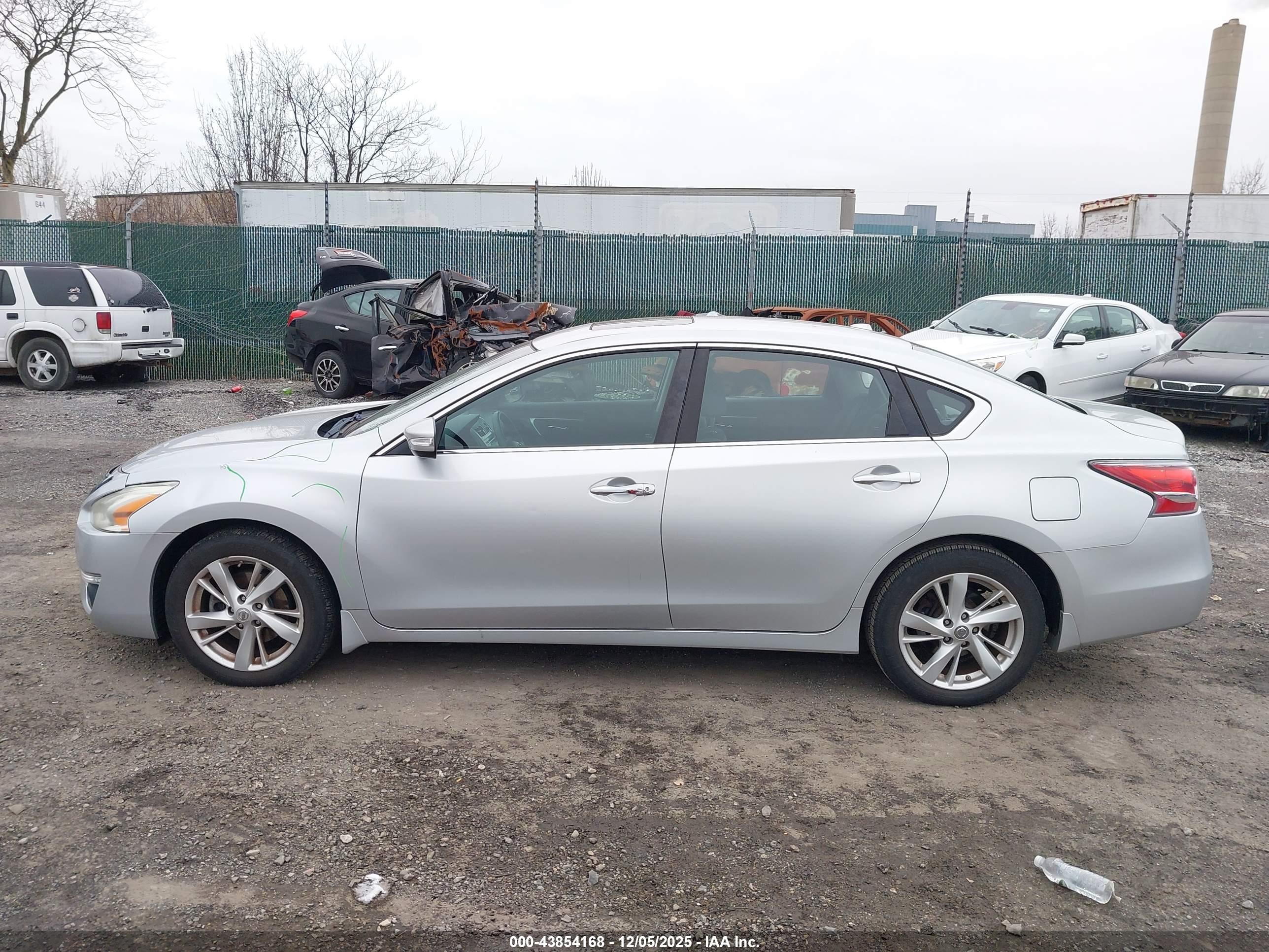 2015 Nissan Altima 2.5 Sv Серебряный vin: 1N4AL3AP0FC233298