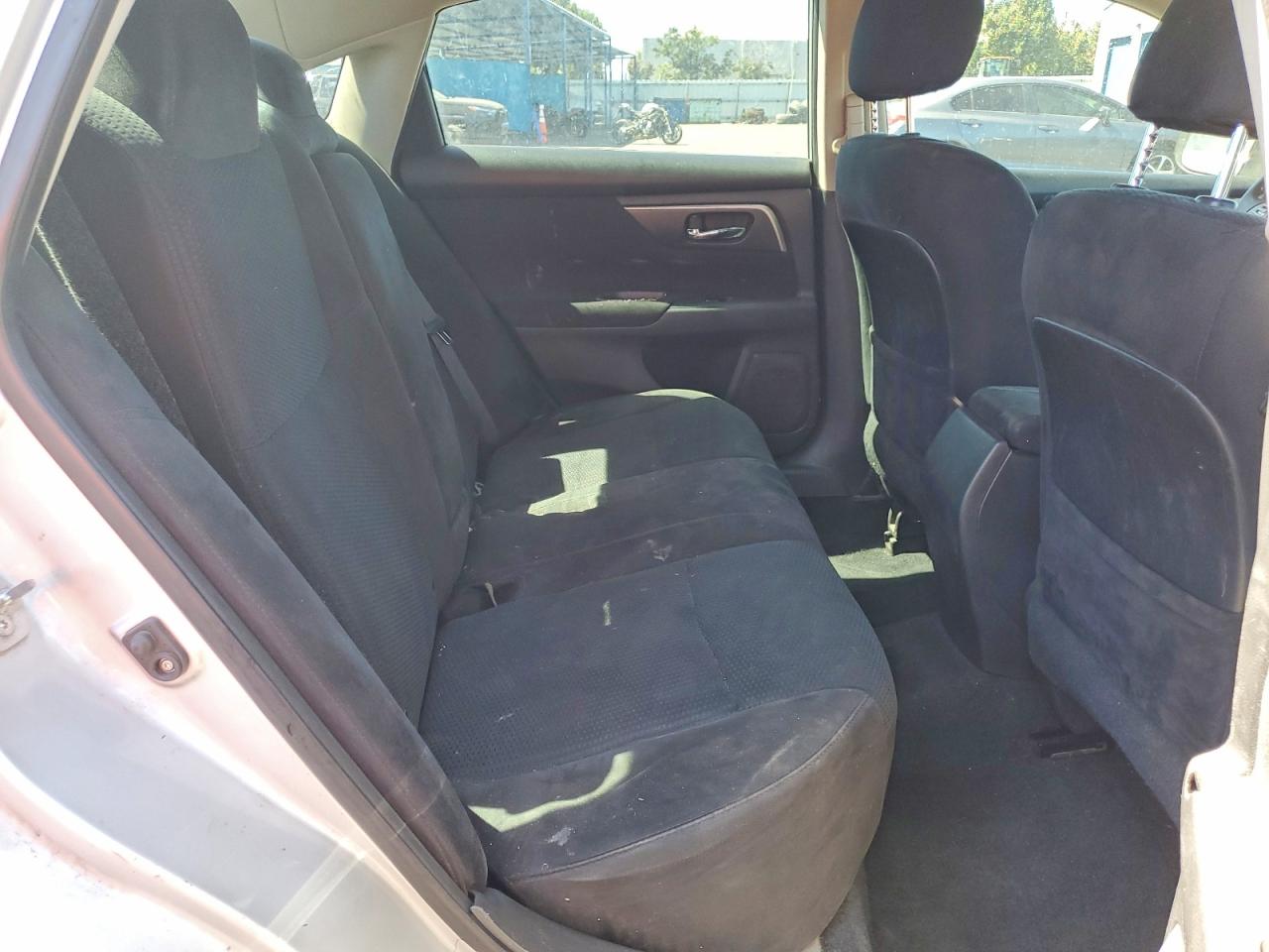 2015 Nissan Altima 2.5 S Silver vin: 1N4AL3AP0FC240560