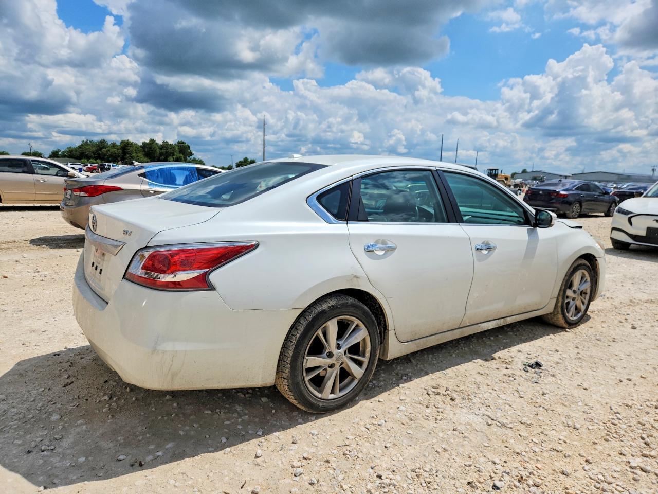 2015 Nissan Altima 2.5 Sv White vin: 1N4AL3AP0FC247878