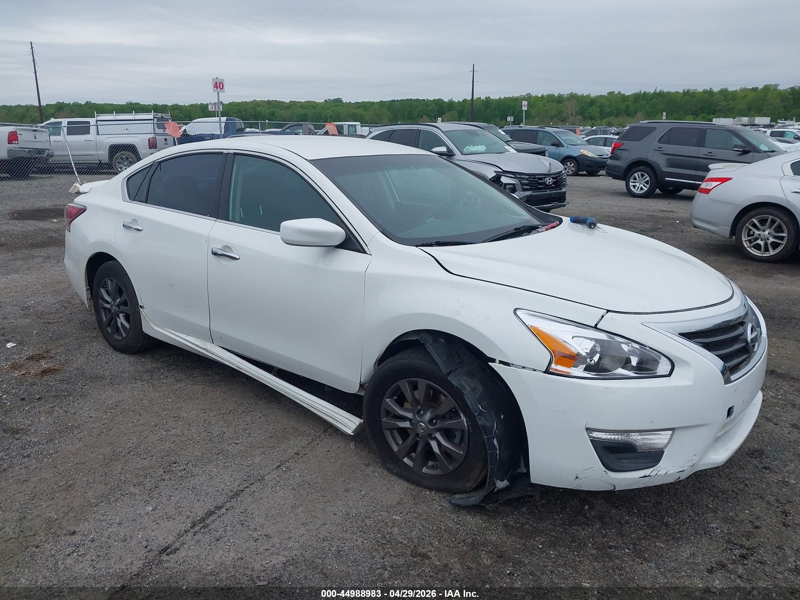 2015 Nissan Altima 2.5 S White vin: 1N4AL3AP0FC253048